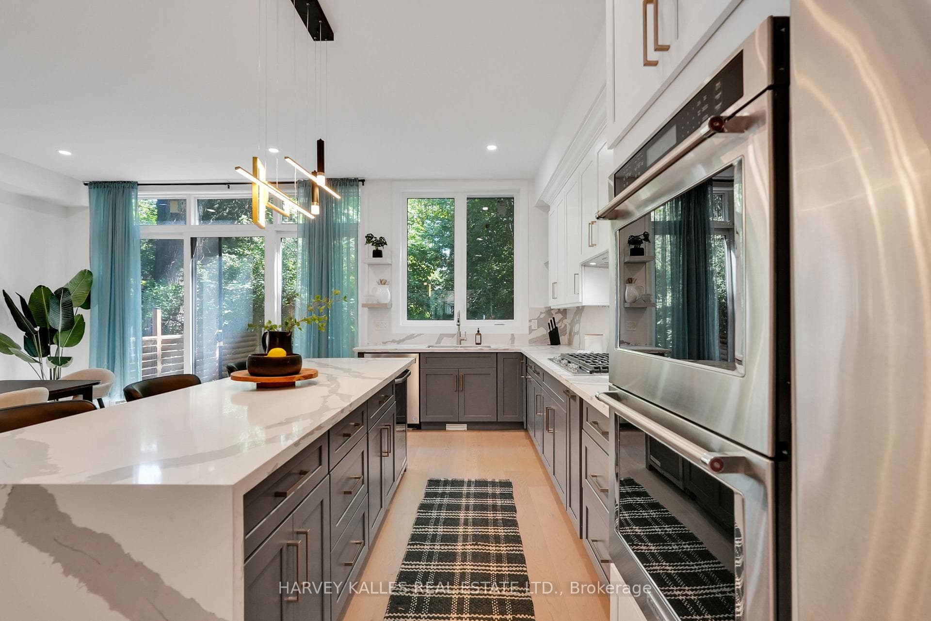 253 Albany Avenue photo 17