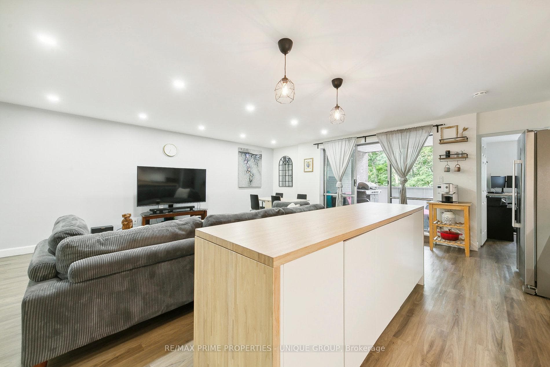 3025 The Credit Woodlands Drive Unit 237 photo 6