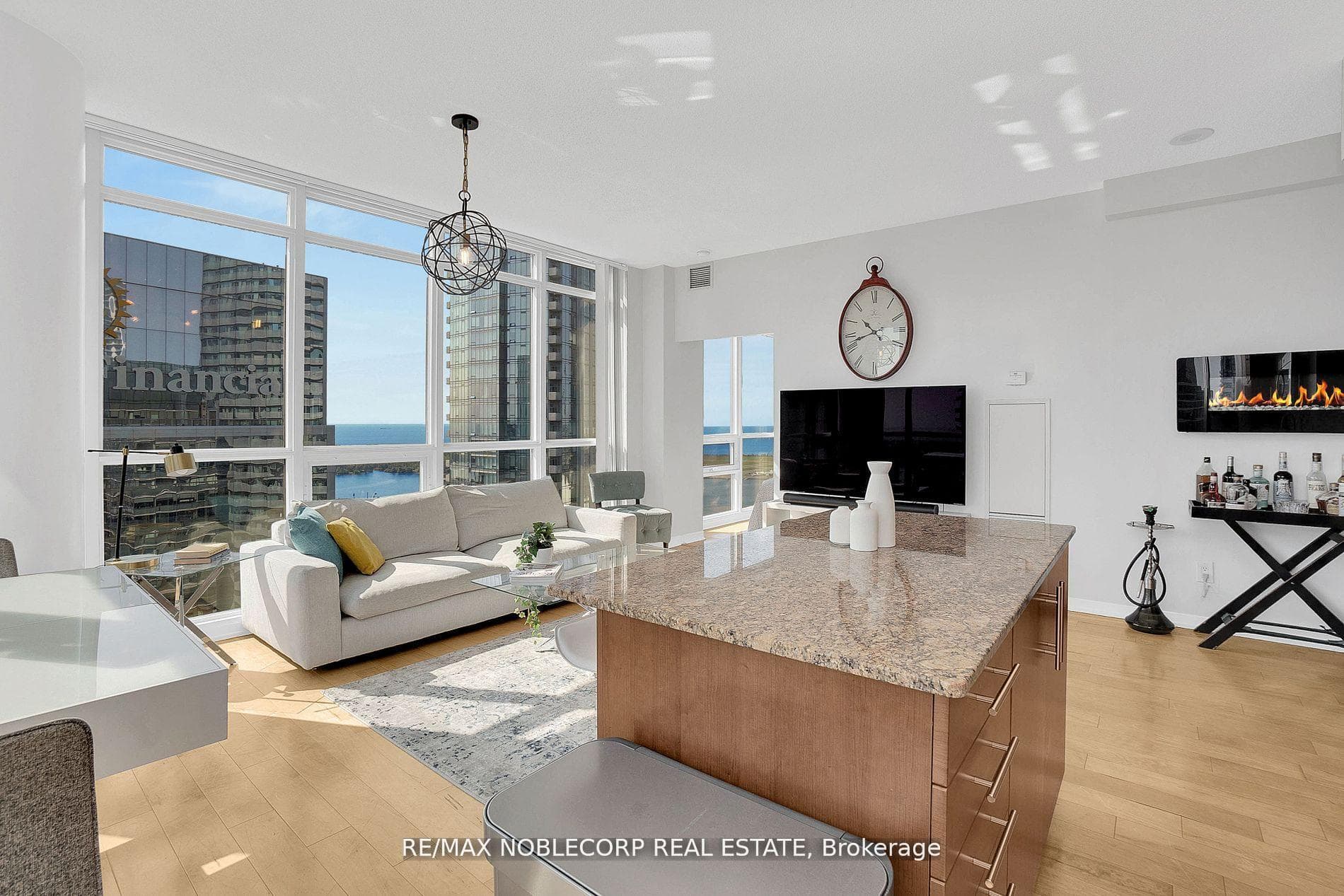 55 Bremner Boulevard Unit 4407 photo 6