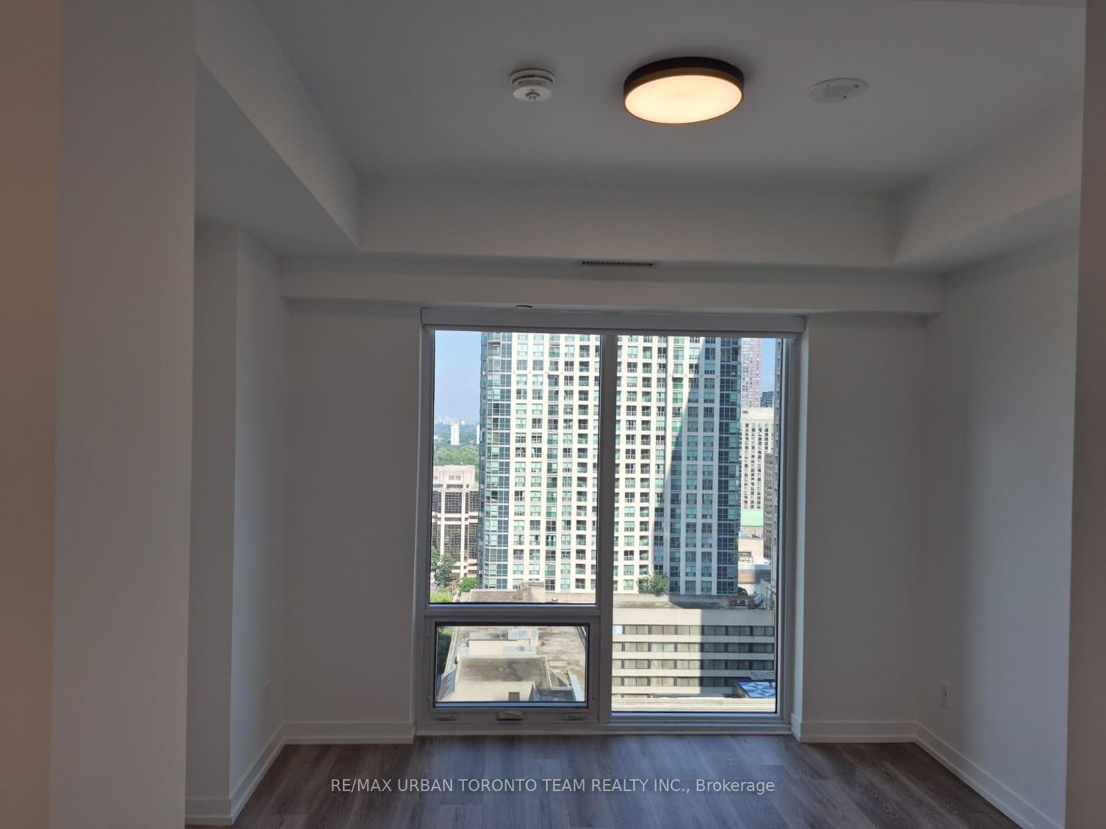 771 Yonge Street Unit 2806 photo 8