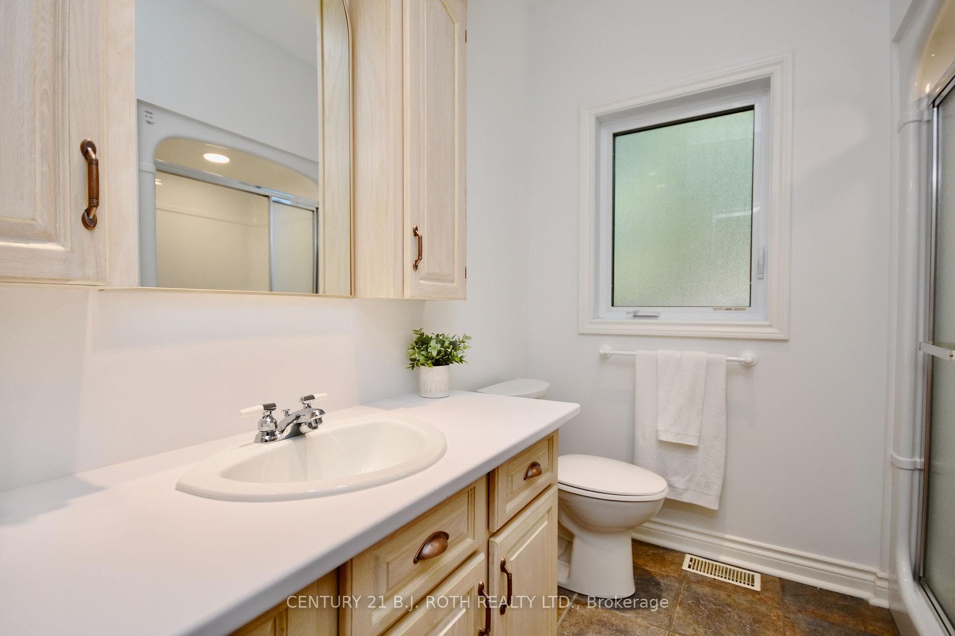 60 BALSAM Street photo 15