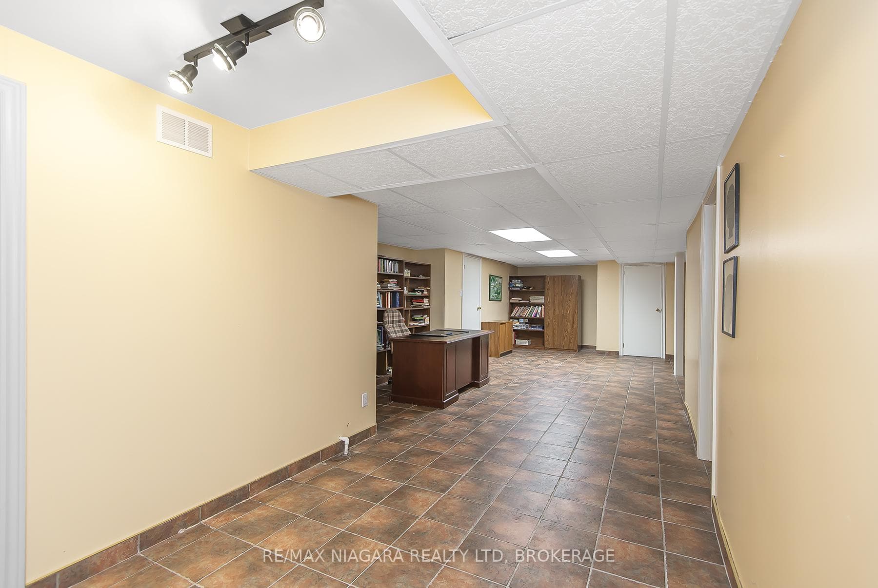 6254 Gore Street photo 27