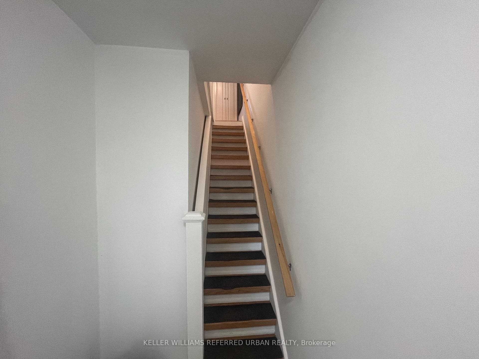 91 Dovercourt Road Unit Upper photo 3