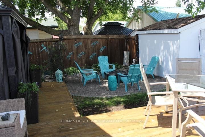 1507 Gore Street photo 18