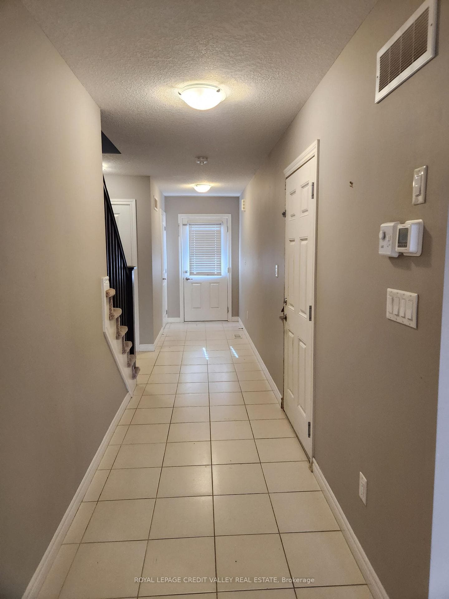 984 Wright Drive photo 10