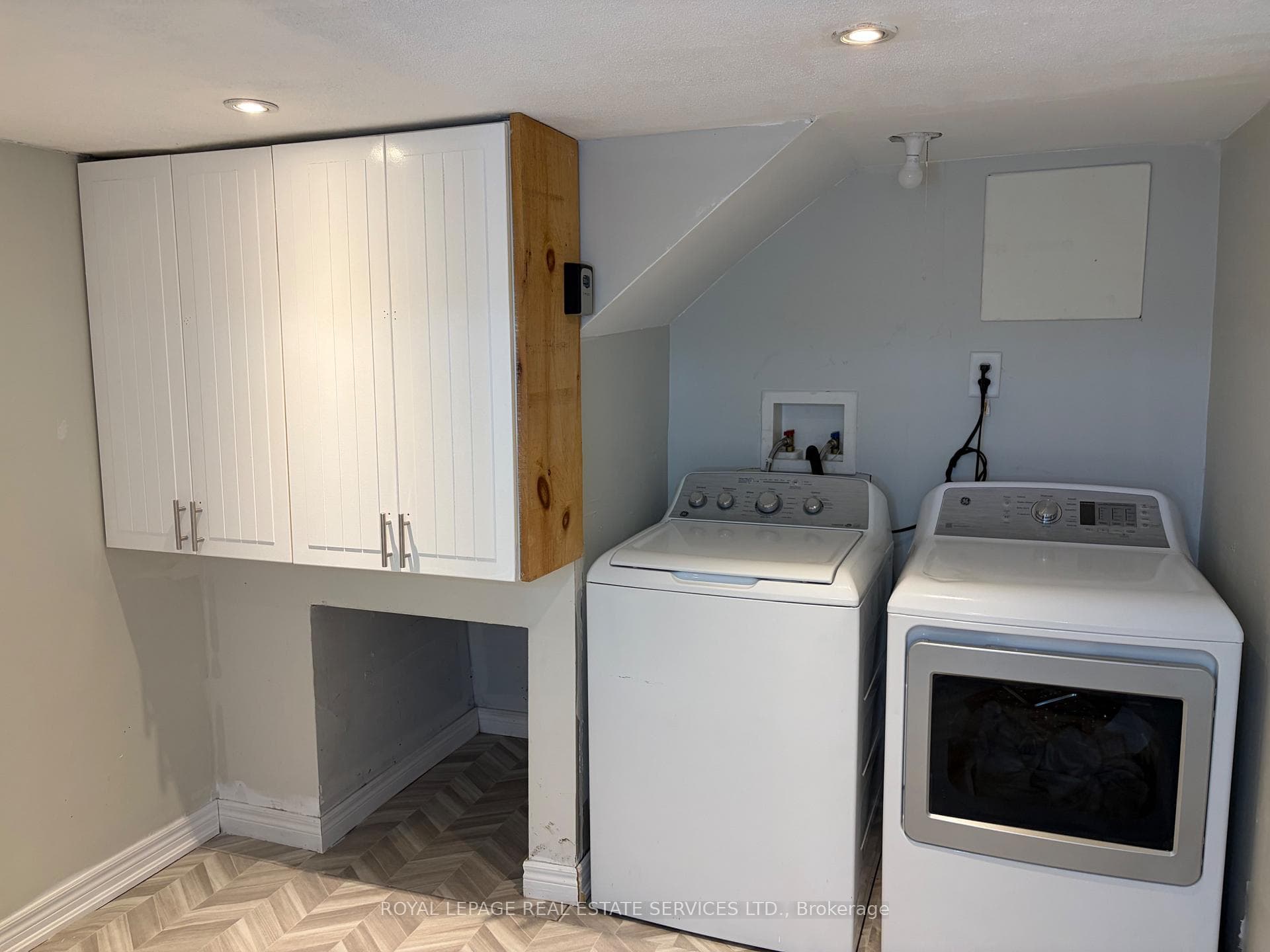 6 Sussex Avenue photo 13