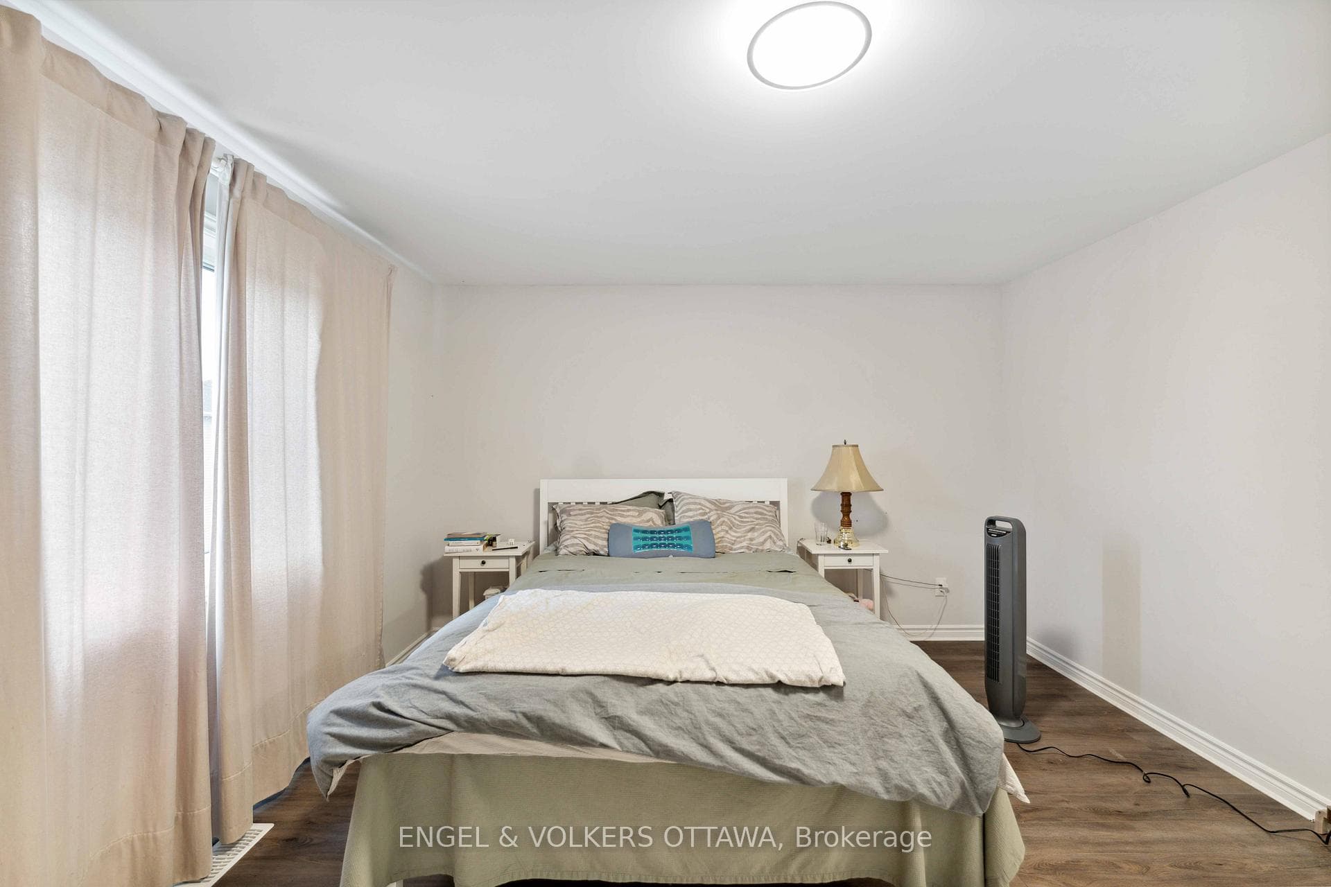 2283 Watercolours Way photo 28