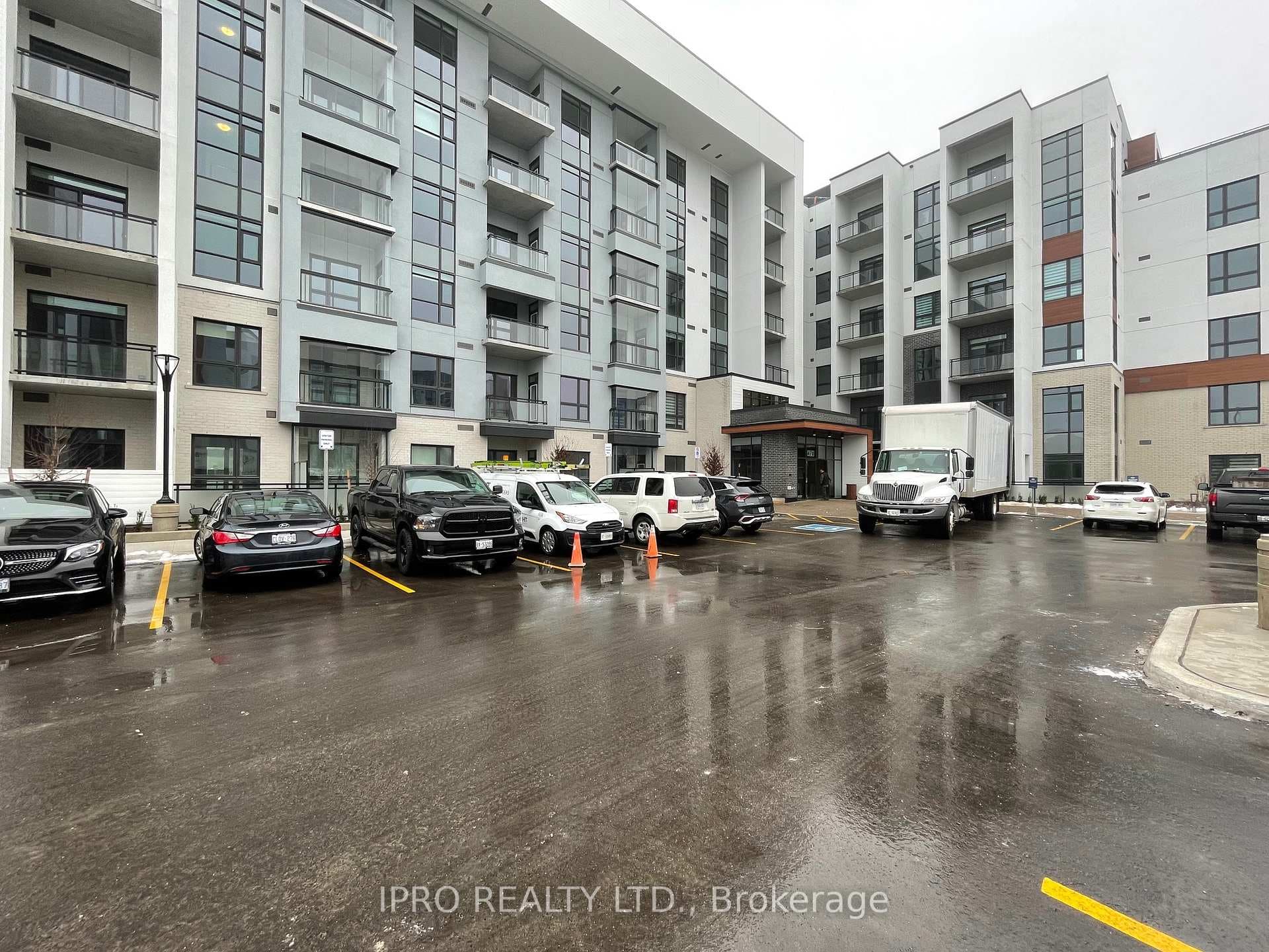 470 Gordon Krantz Avenue Unit 521 photo 1