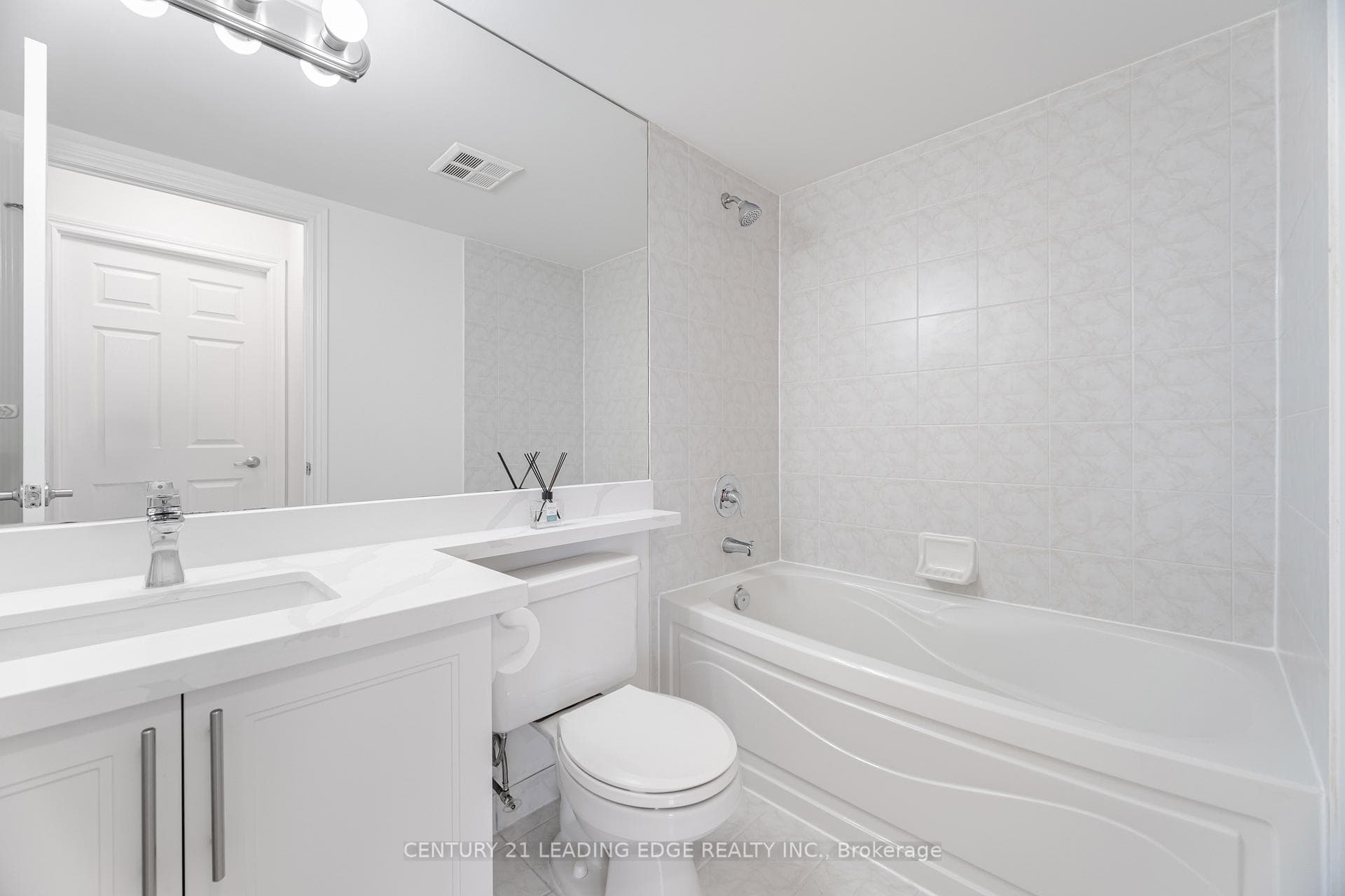 3880 Duke Of York Boulevard Unit 1609 photo 32