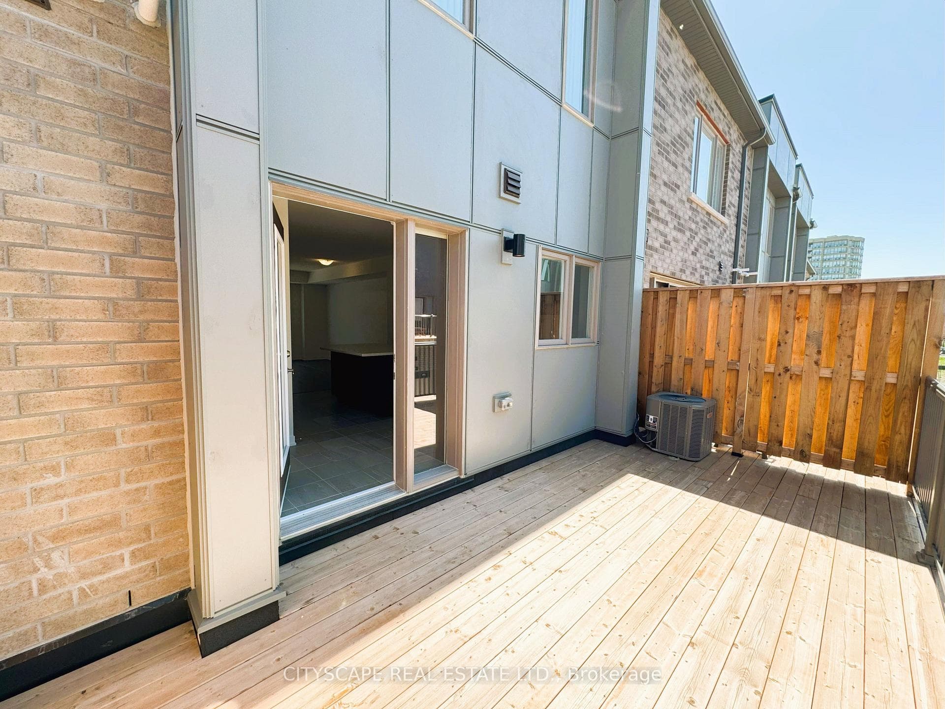 Walk-Out deck