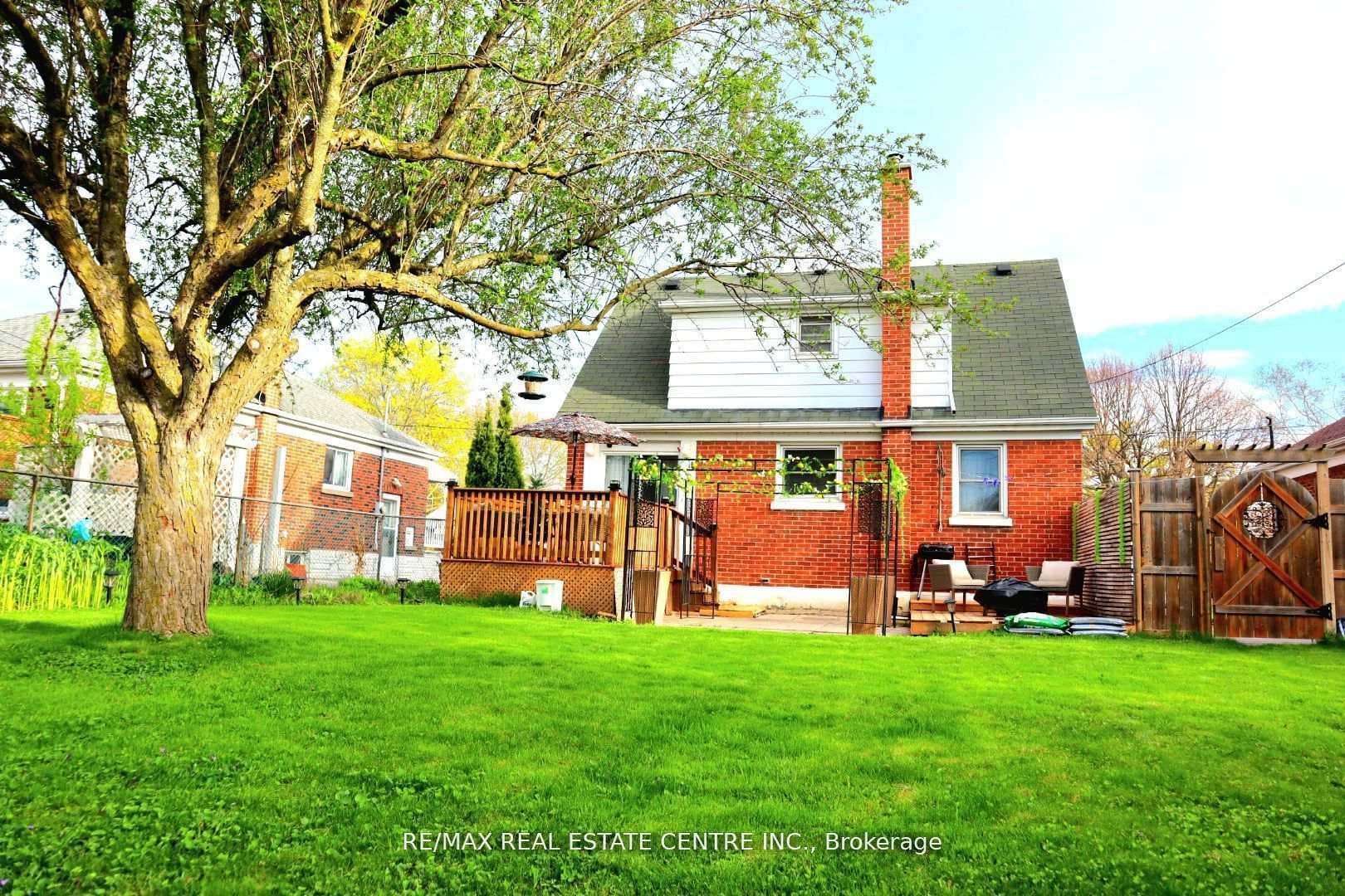 401 Elgin St Street photo 37