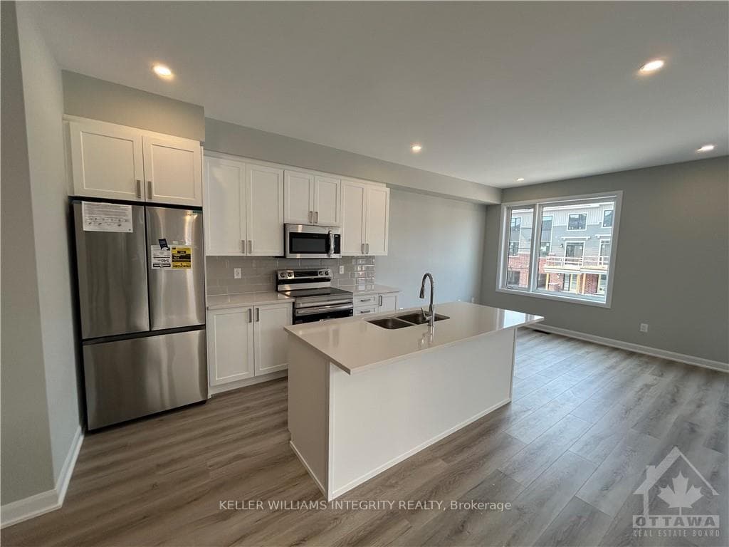710 LURGAN Way photo 9
