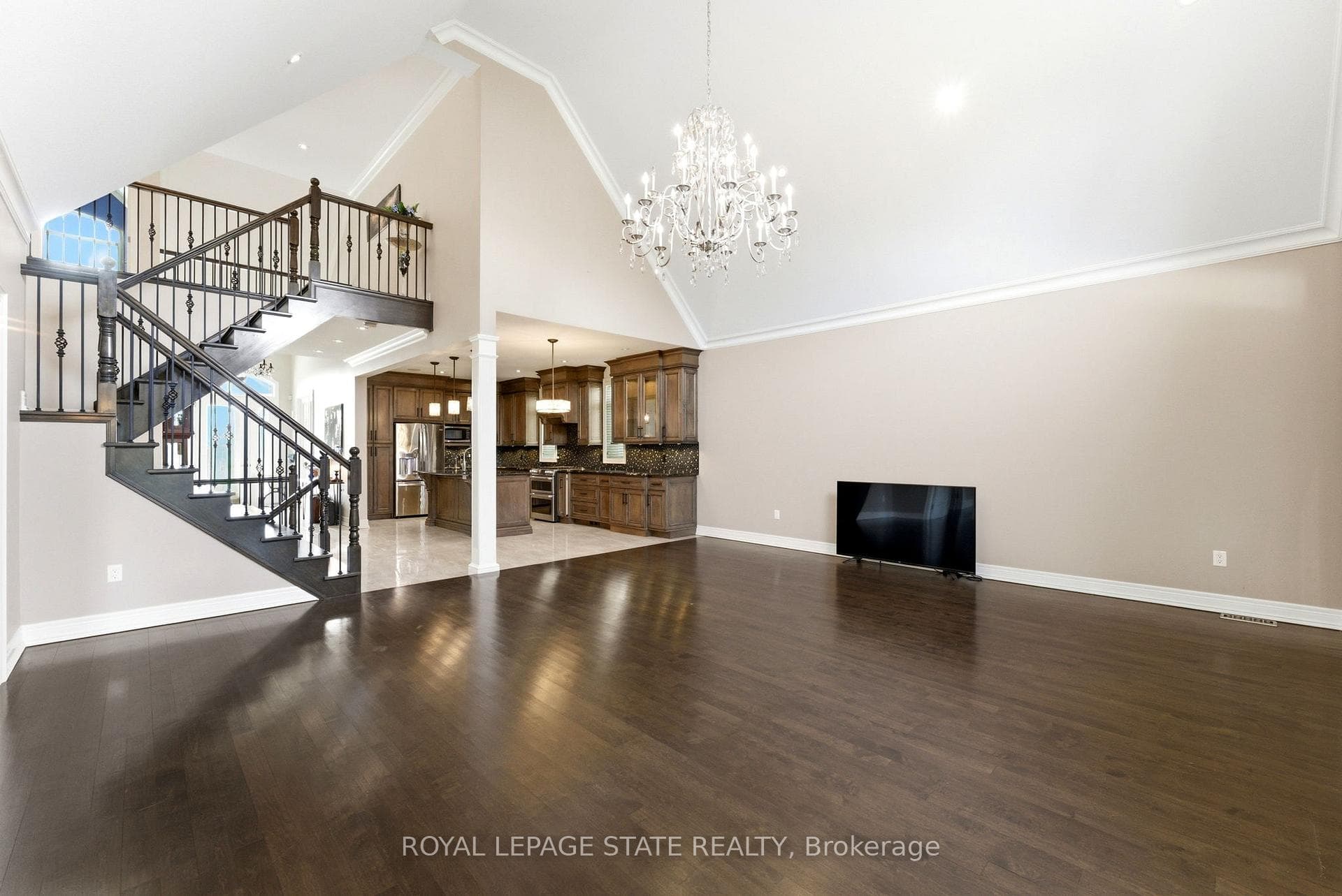 85 Hillcroft Drive photo 8