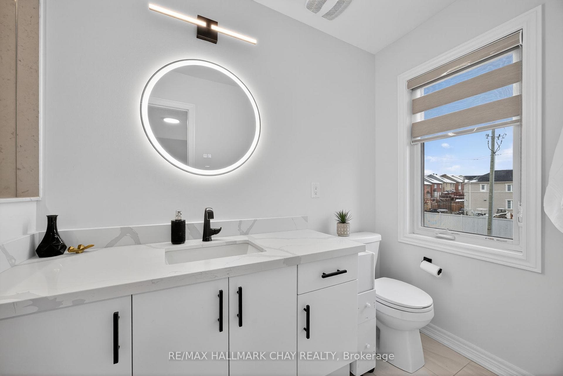 11810 Tenth Line photo 16