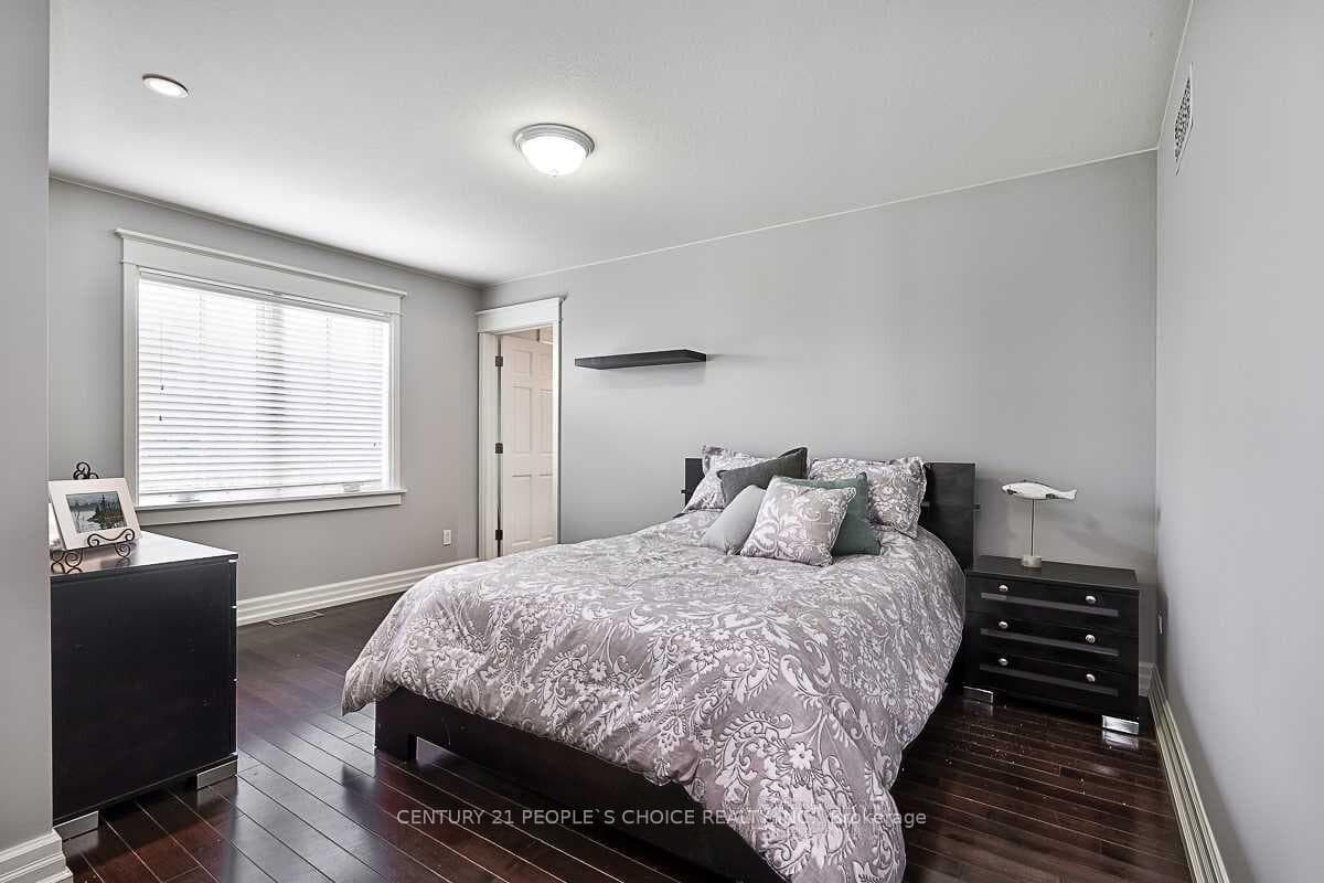 54 Seabreeze Crescent photo 19