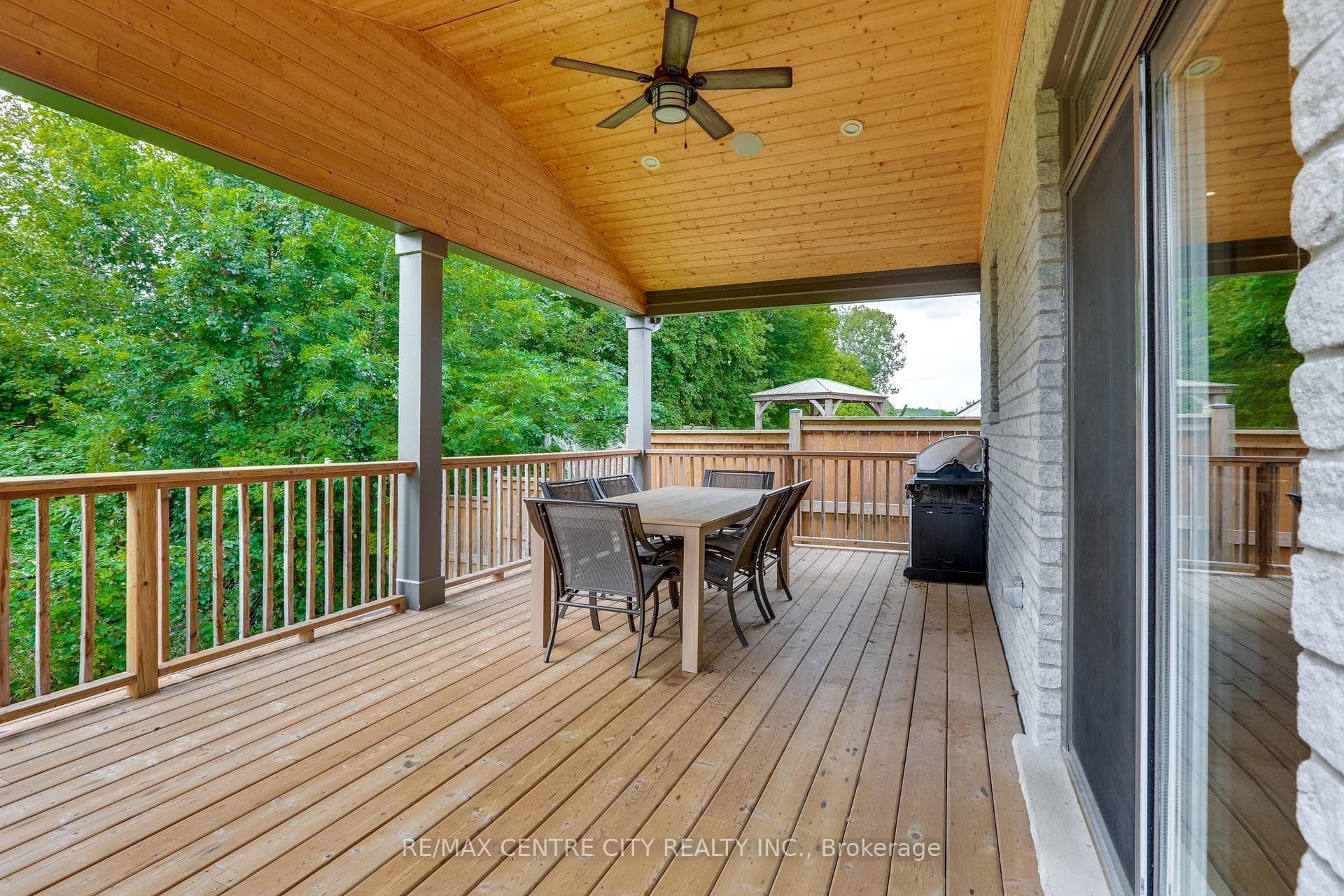 75 Caverhill Crescent photo 35