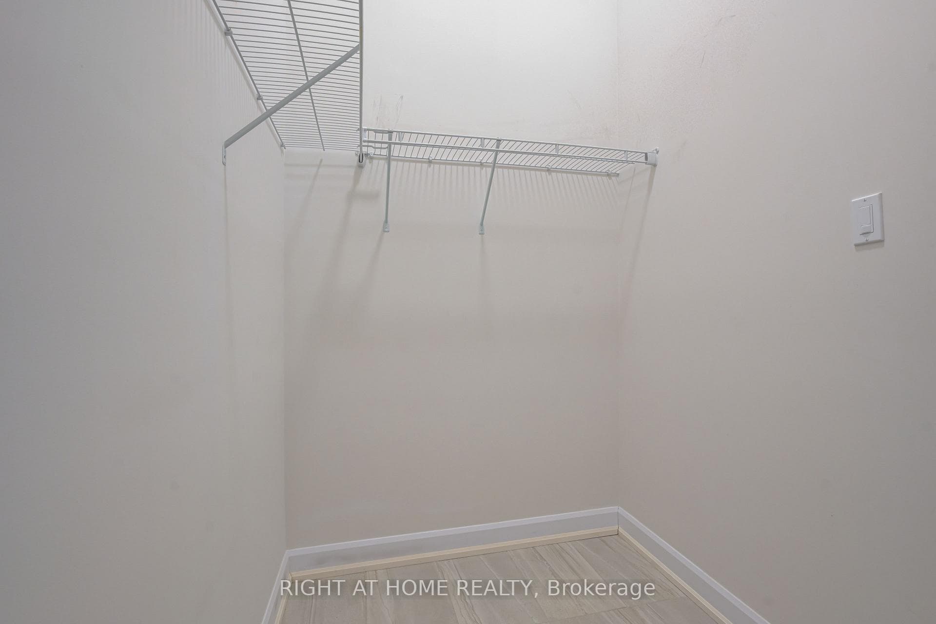 520 CLAYTON Avenue photo 15