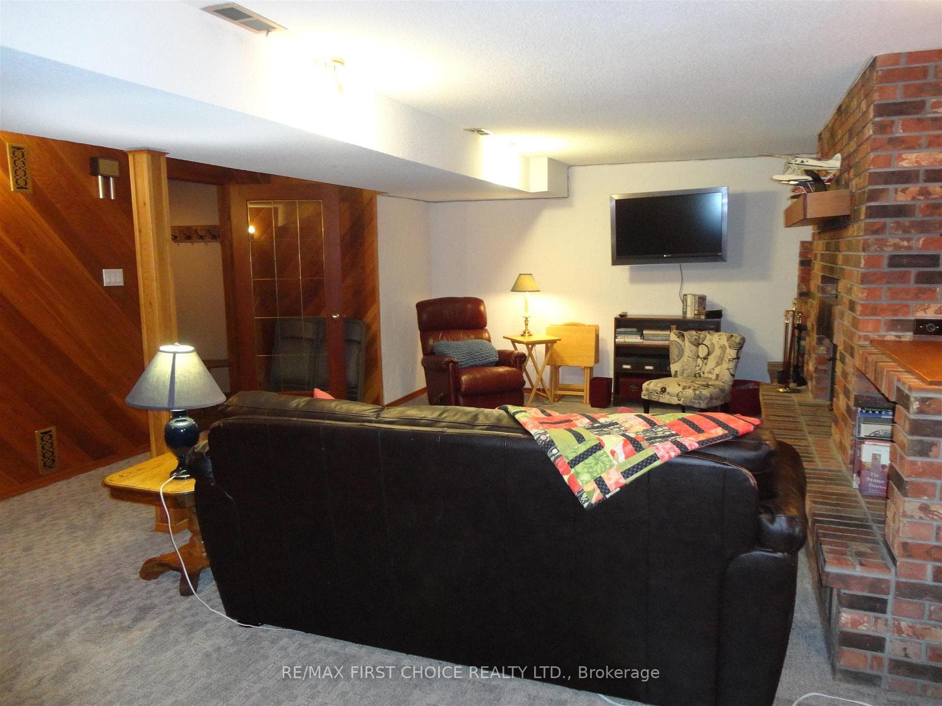 288 Fairbank Place photo 22