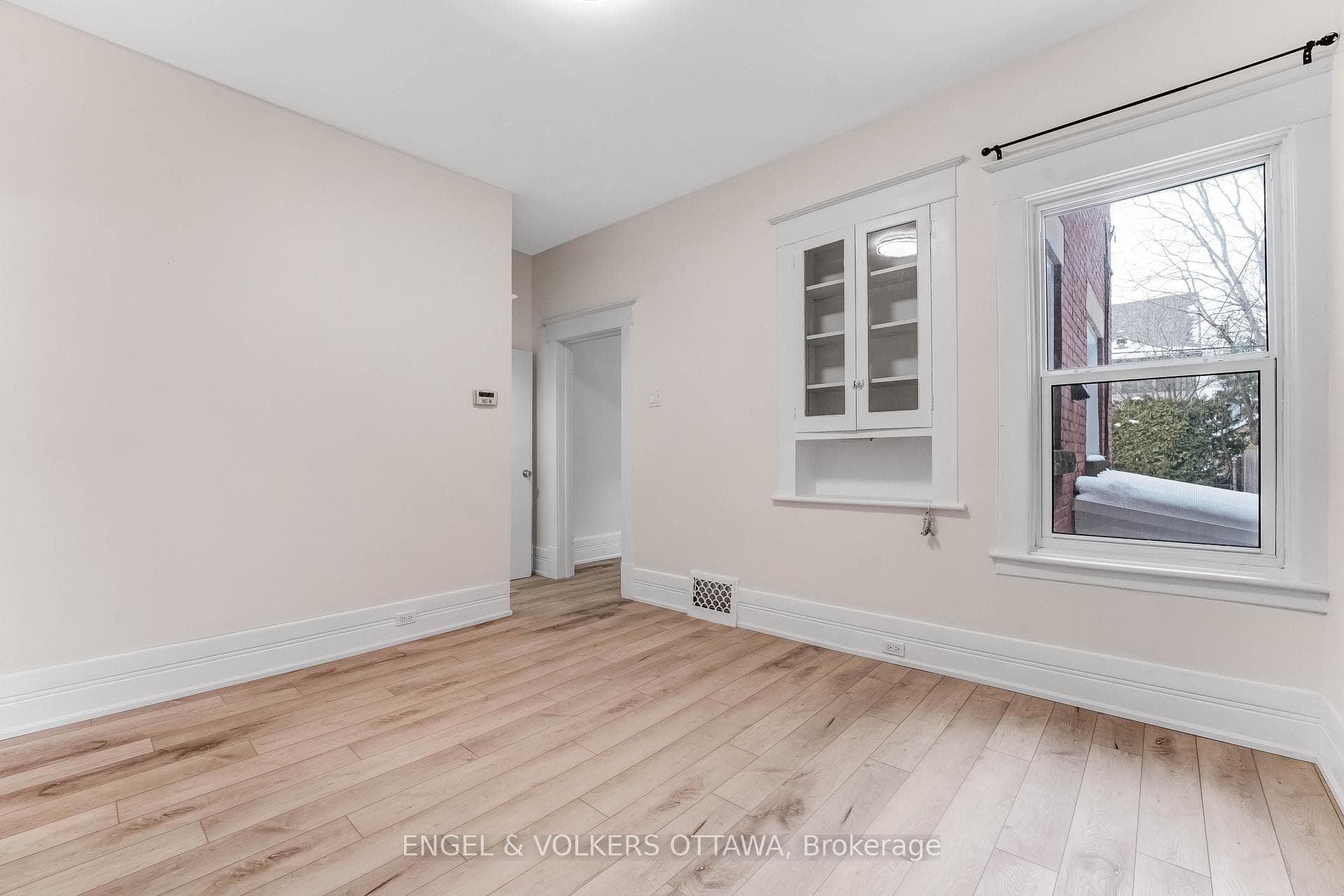 170 Ivy Crescent Unit 2 photo 7