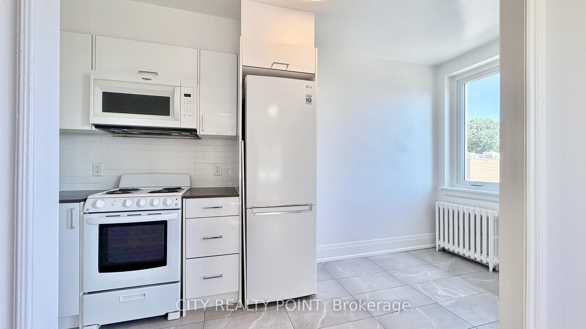 398 Avenue Road Unit 521 photo 5