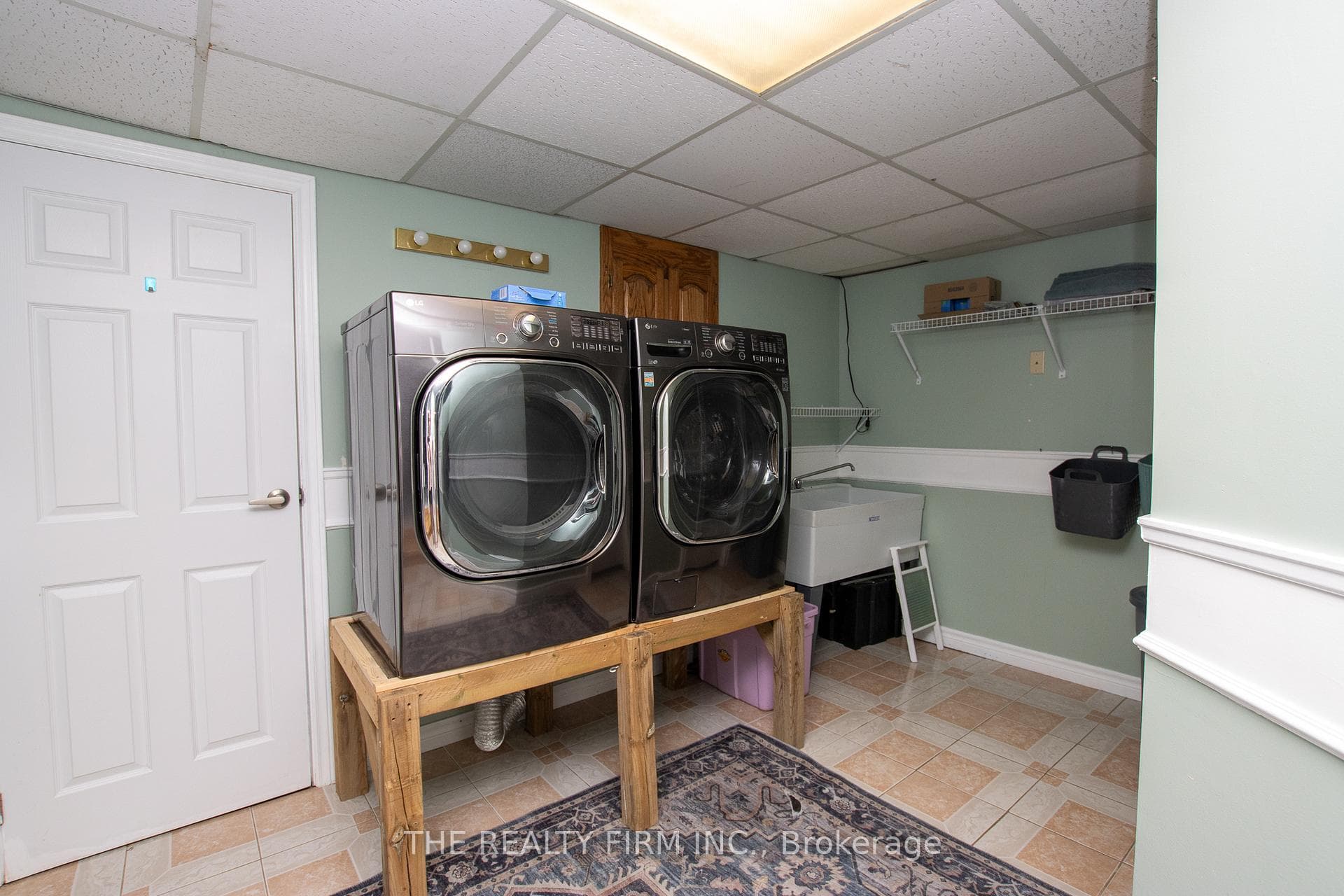 145 Walker Street photo 34
