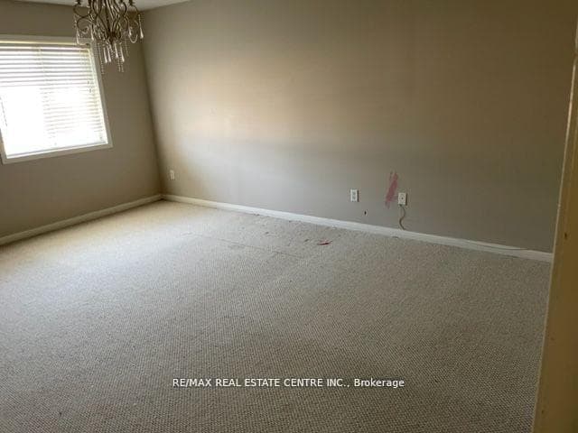 603 Willmott Crescent photo 14