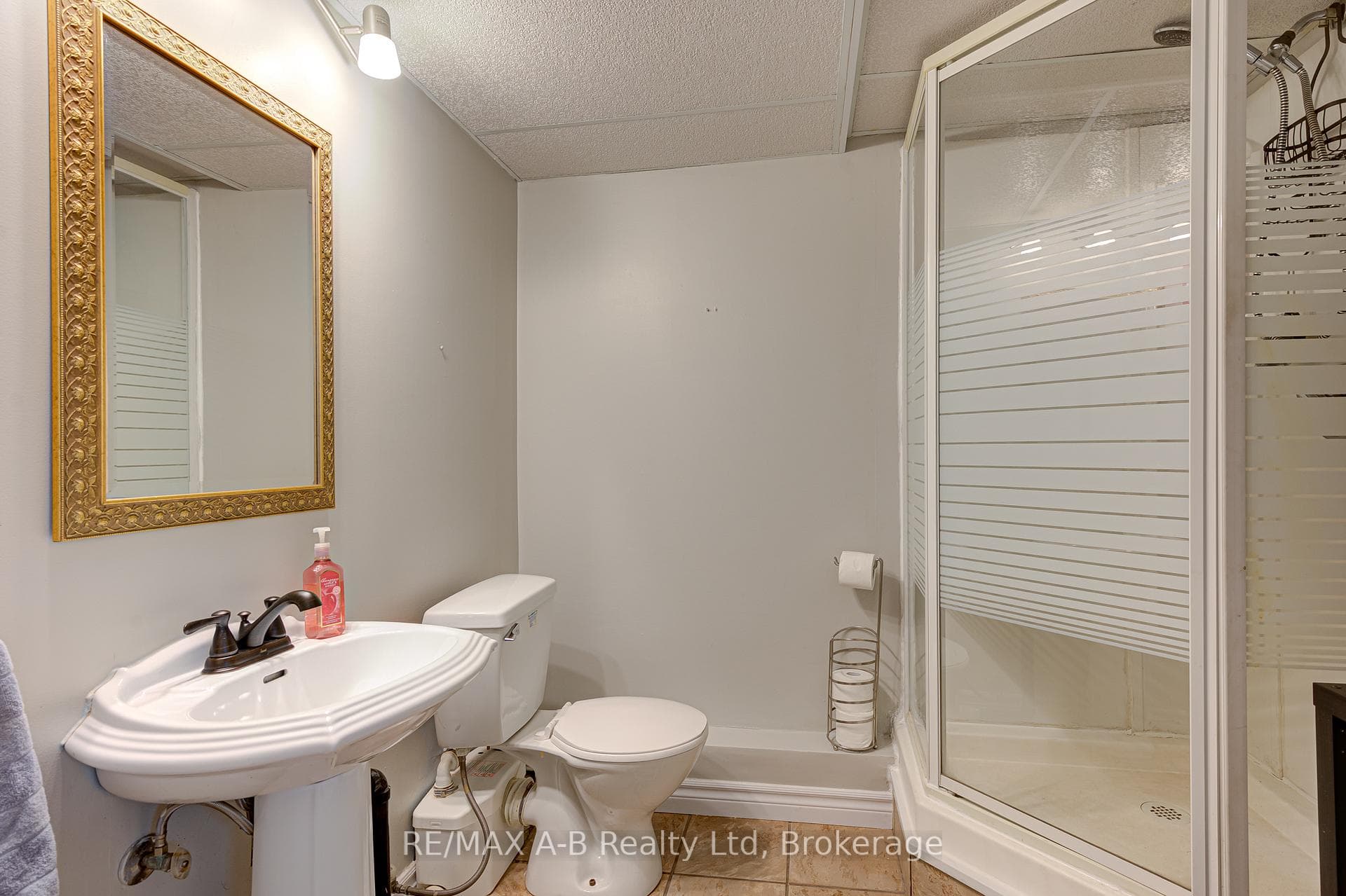 243 King Street photo 36