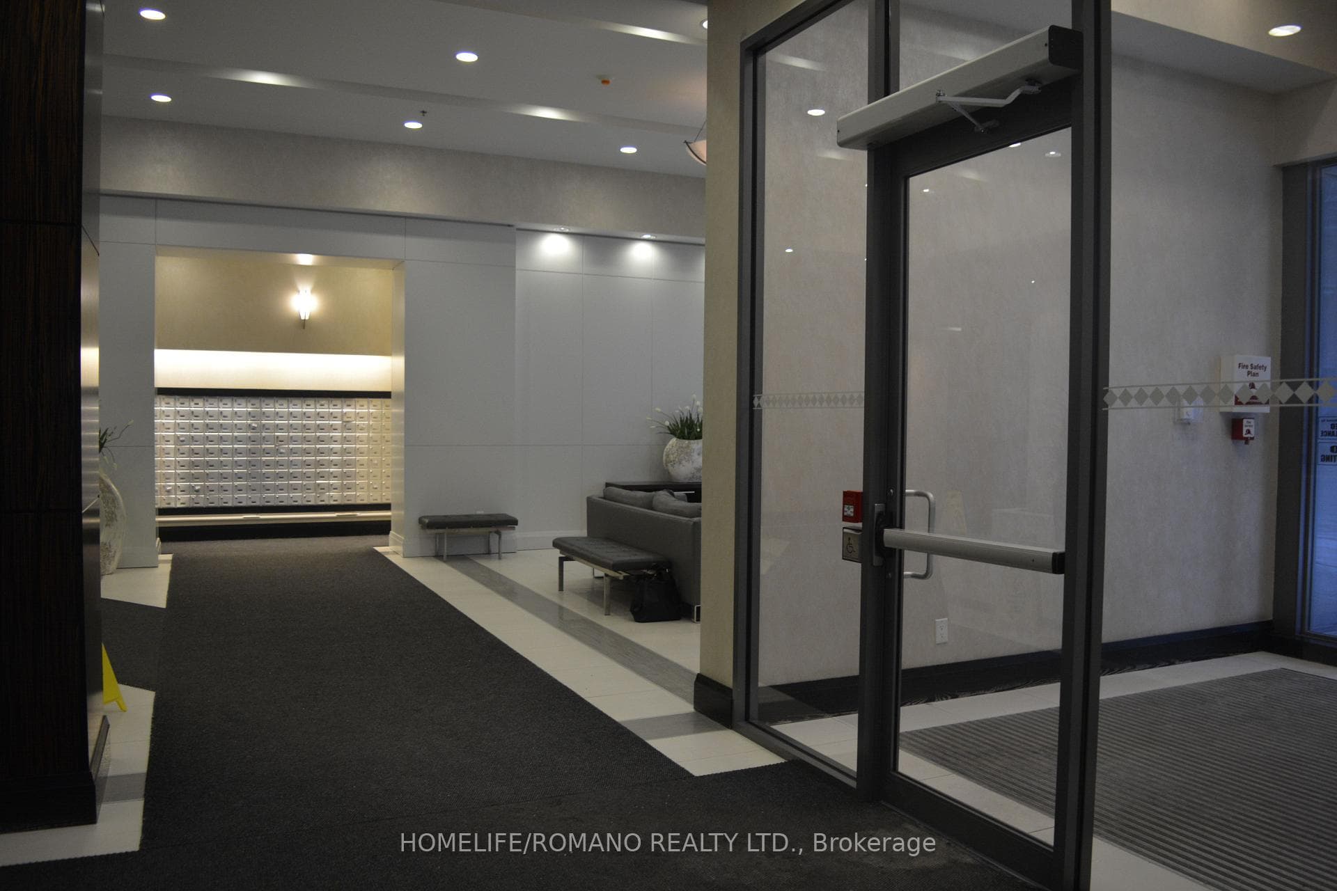 19 Grand Trunk Crescent Unit 1202 photo 13