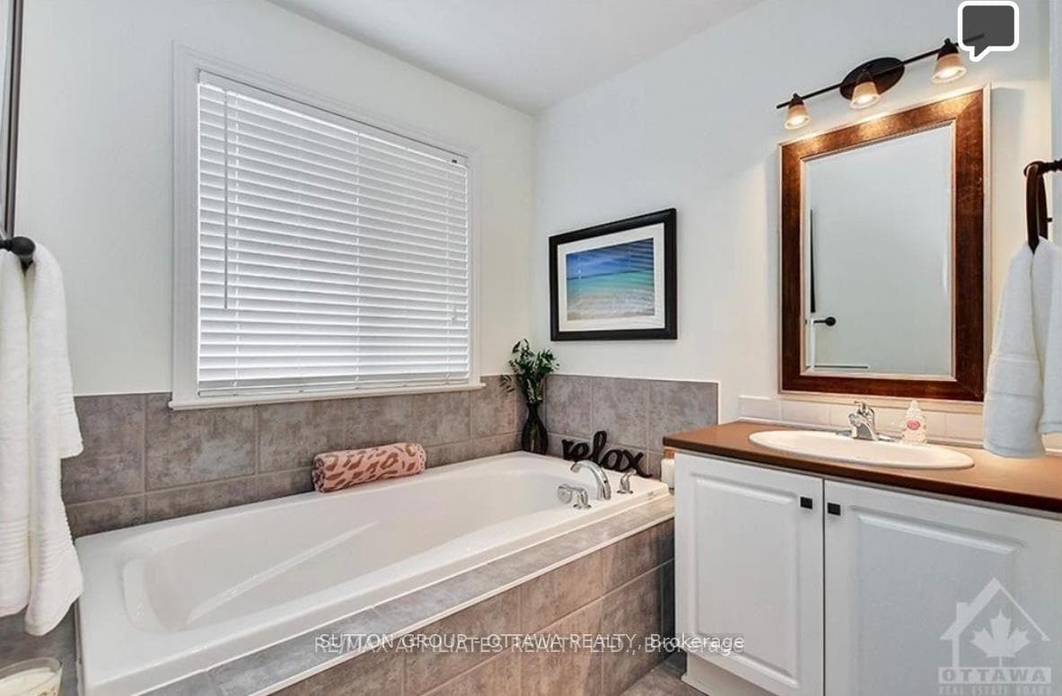 80 Ambiance Drive photo 20