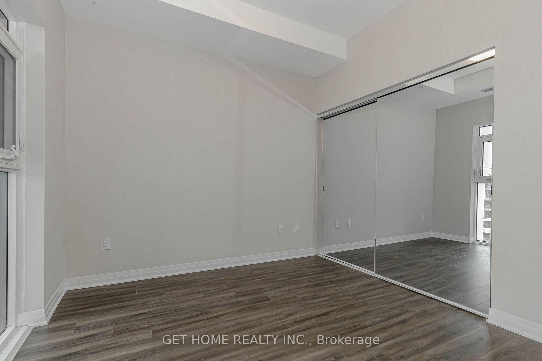480 Gordon Krantz Avenue Unit 609 photo 17