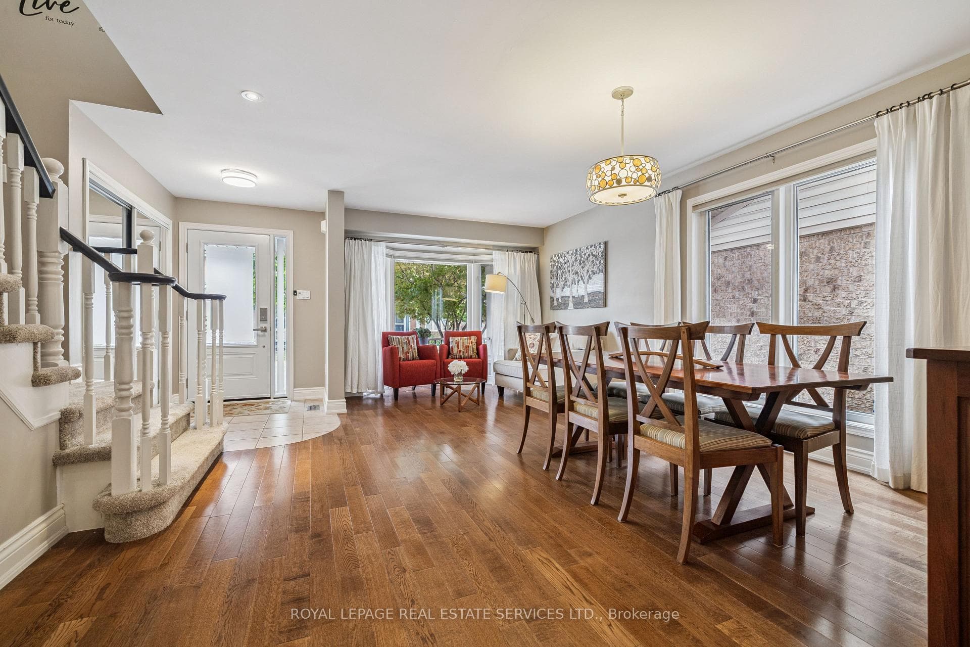 5186 Ravine Crescent photo 3