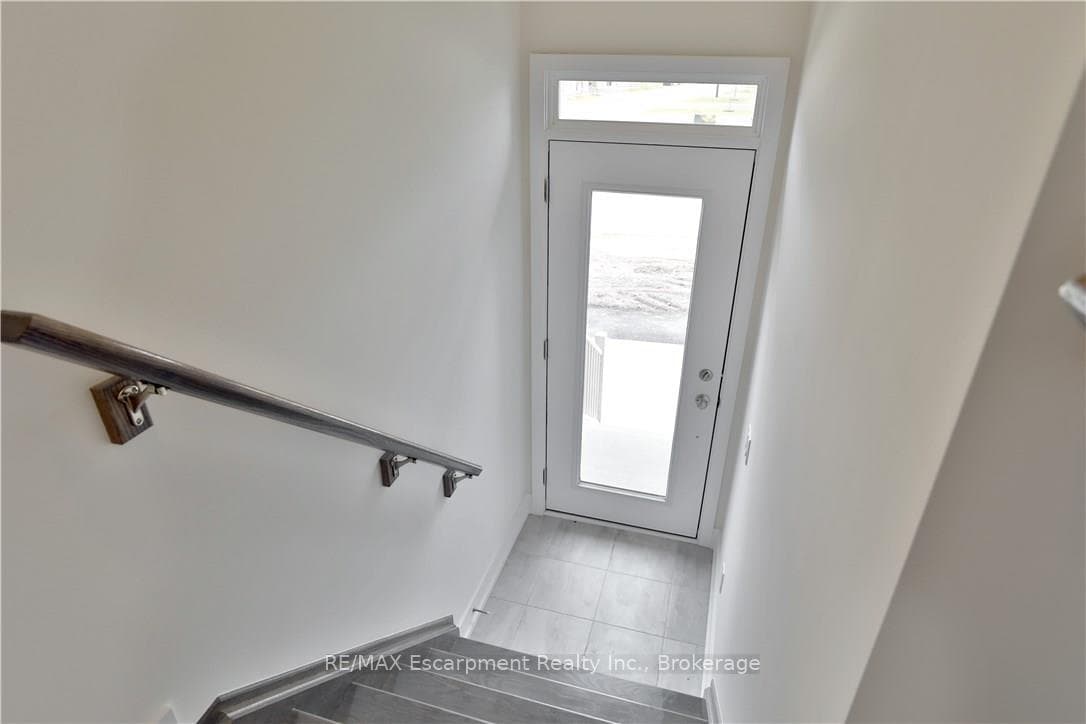 261 Skinner Road Unit 8 photo 5