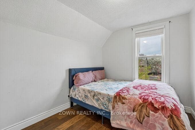 6 Albany Avenue photo 16