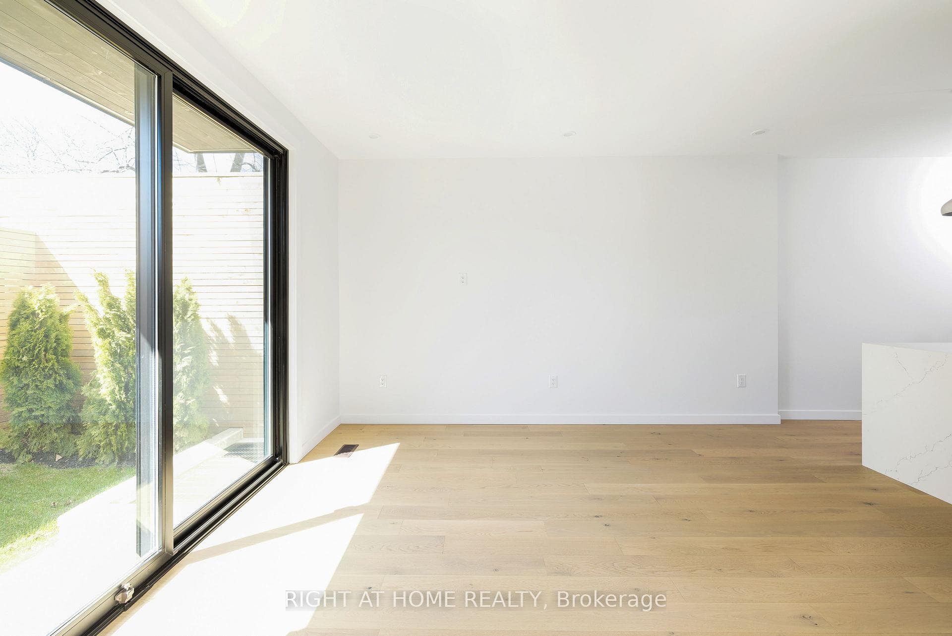 86 Lansdowne Avenue Unit Unit #1 photo 4