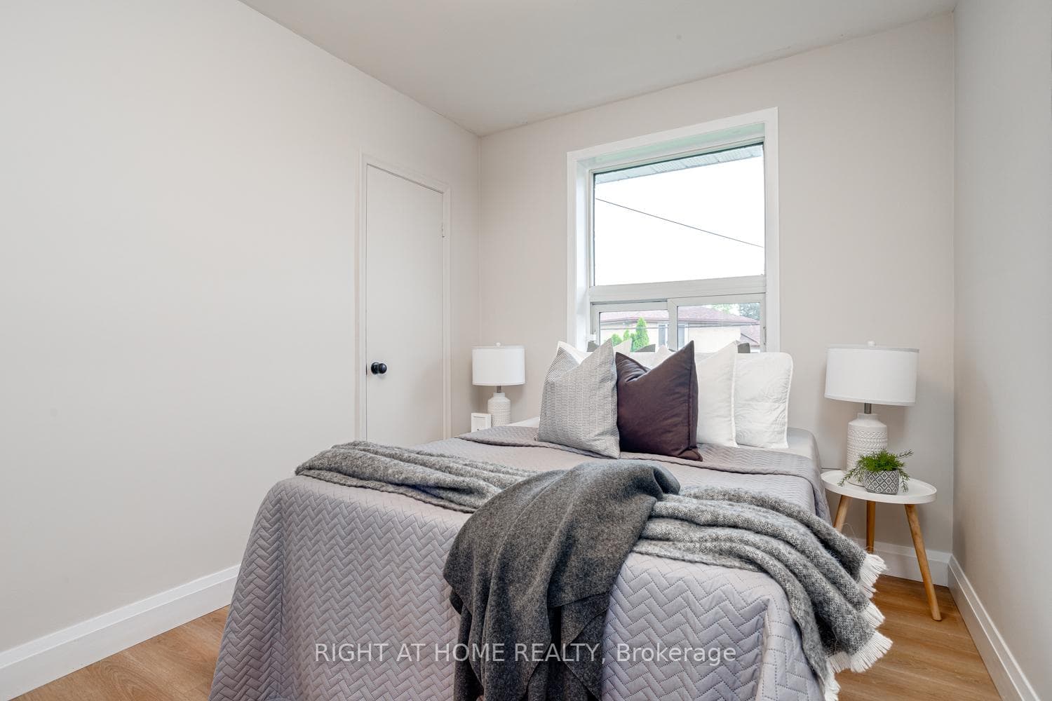 75 Milford Haven Drive photo 18