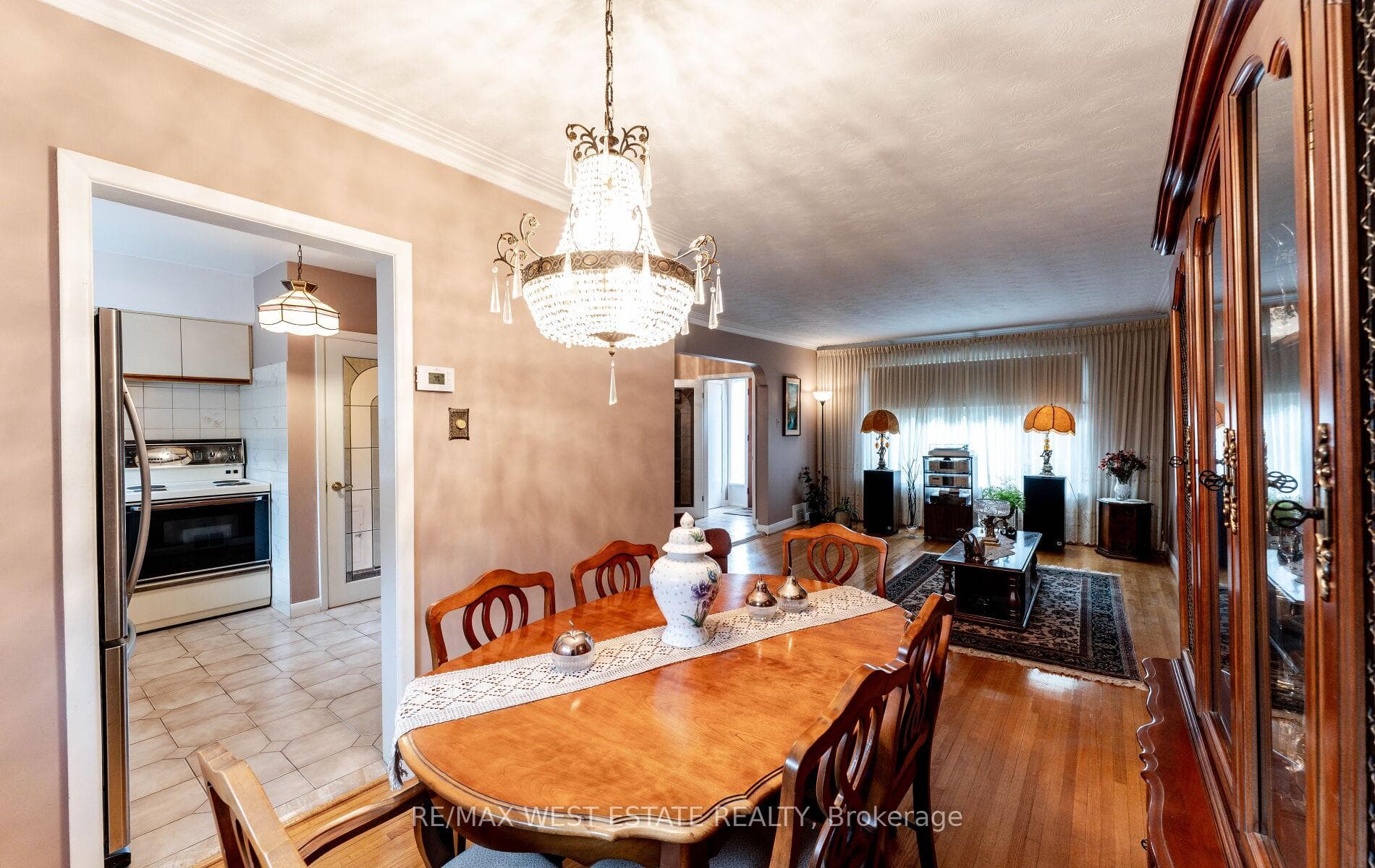 1468 Wilson Avenue photo 19