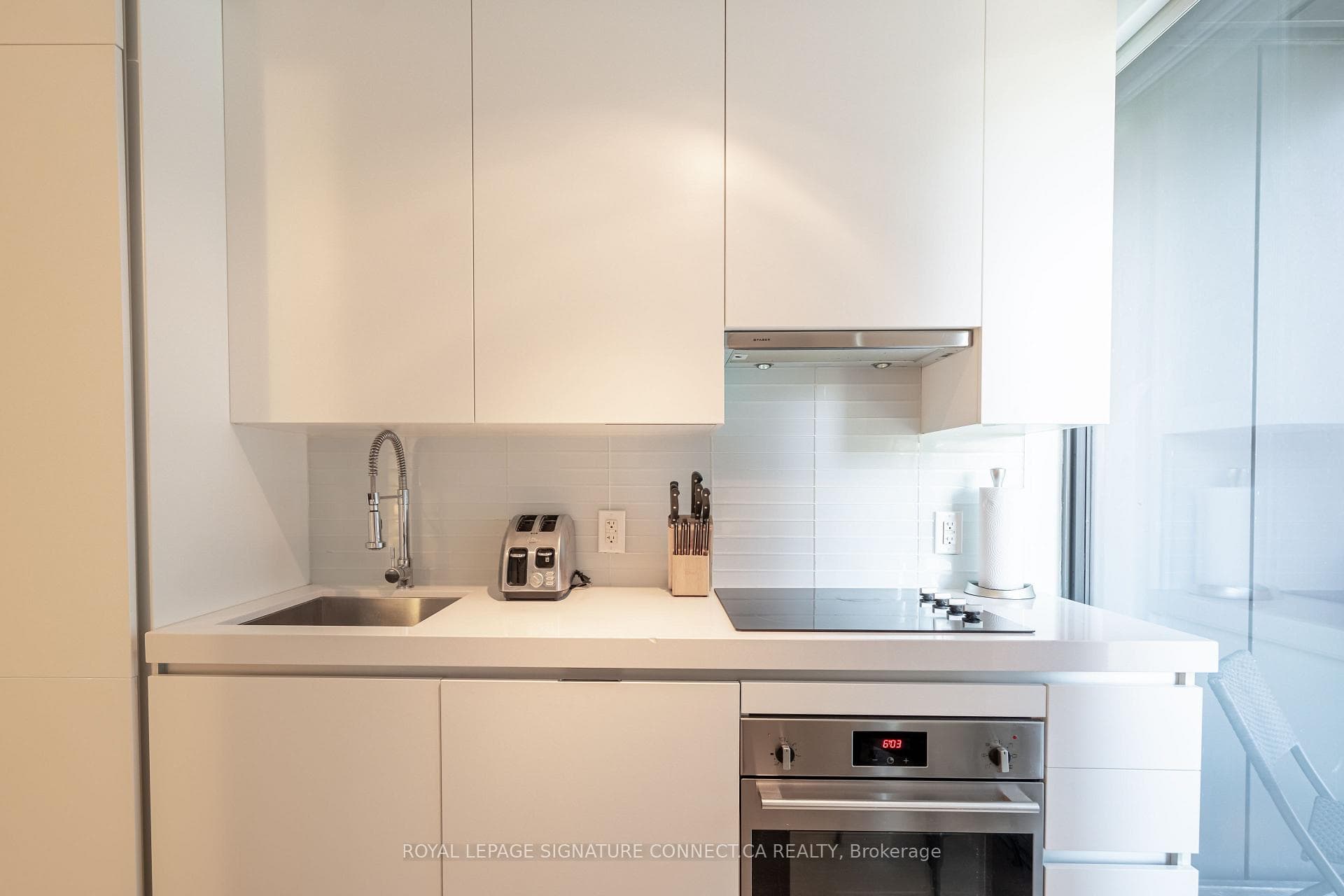 38 Stewart Street Unit 409 photo 4