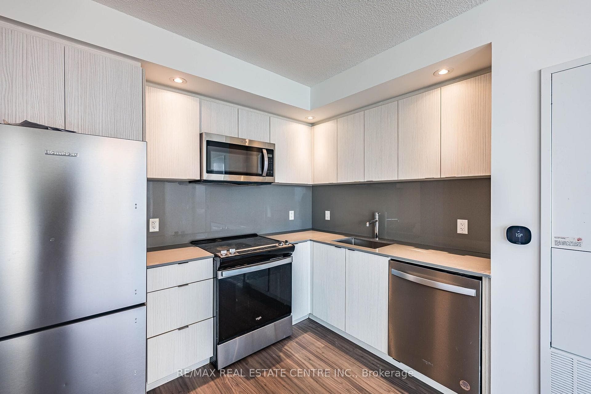 10 Eva Road Unit ph01 photo 19