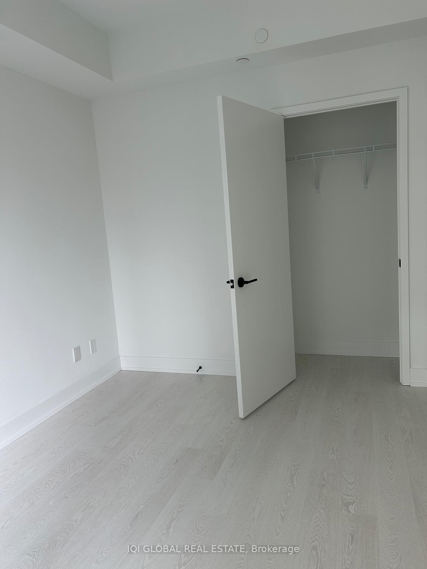 308 Jarvis Street Unit 909 photo 10