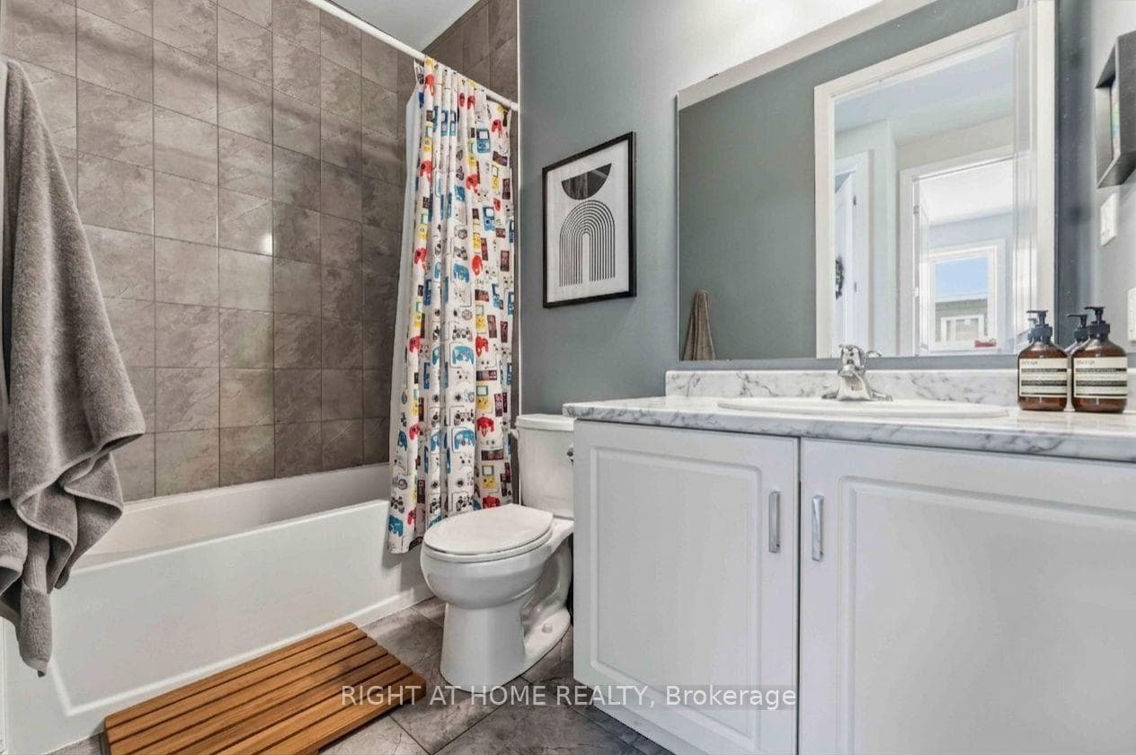 730 Kirkham Crescent photo 33