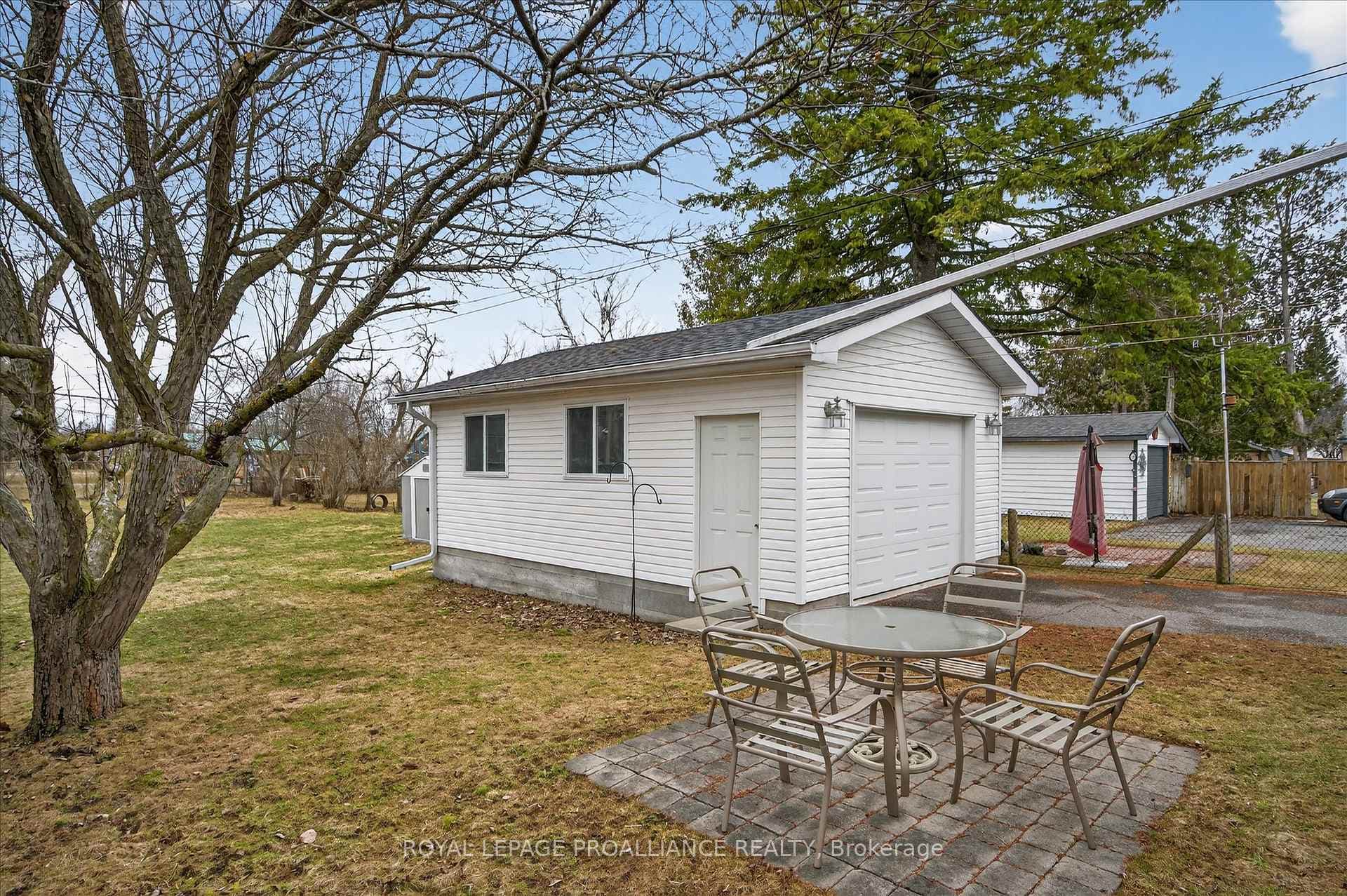 733 Cameron Street photo 42