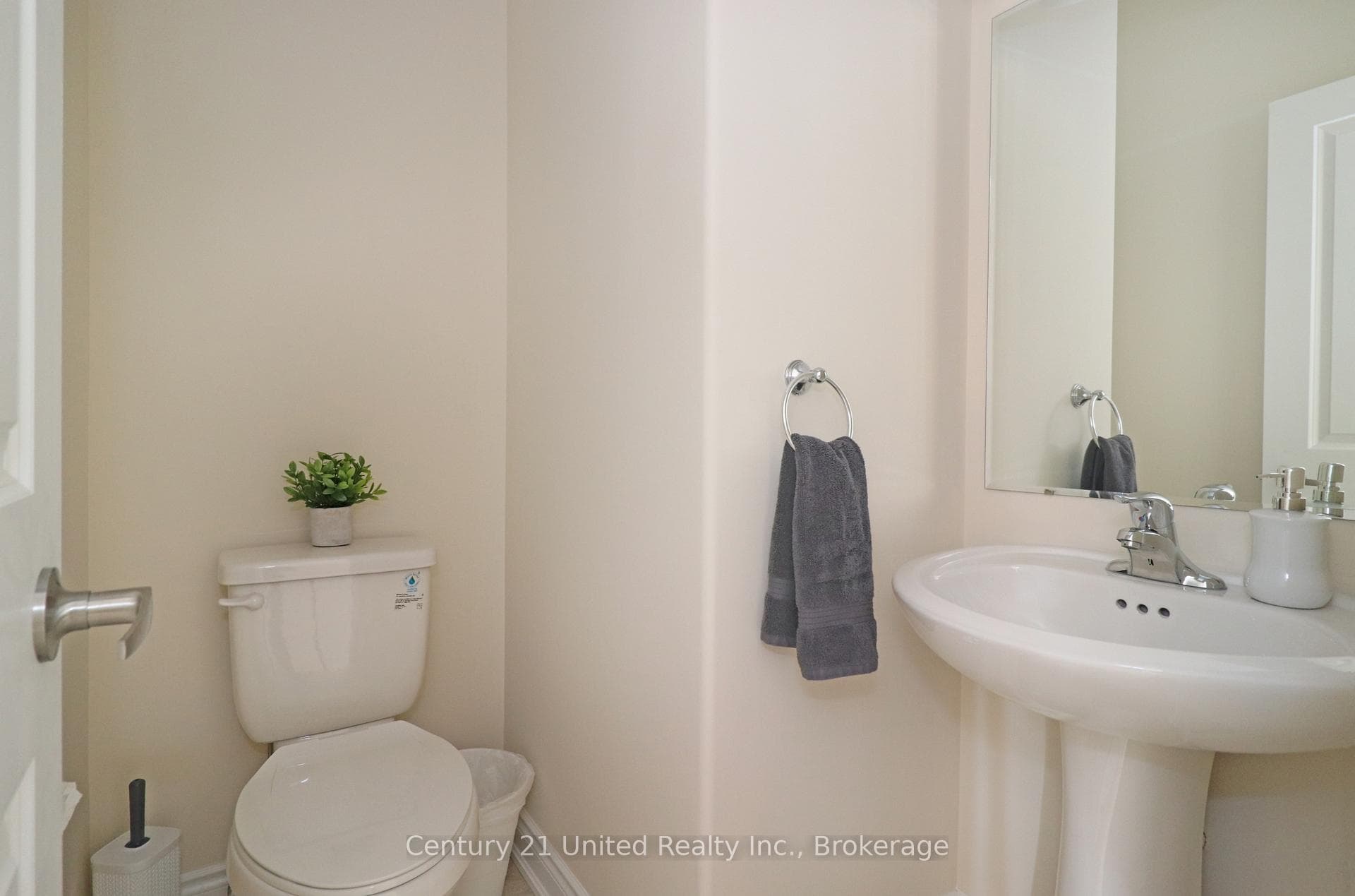 228 Rowberry Boulevard photo 21