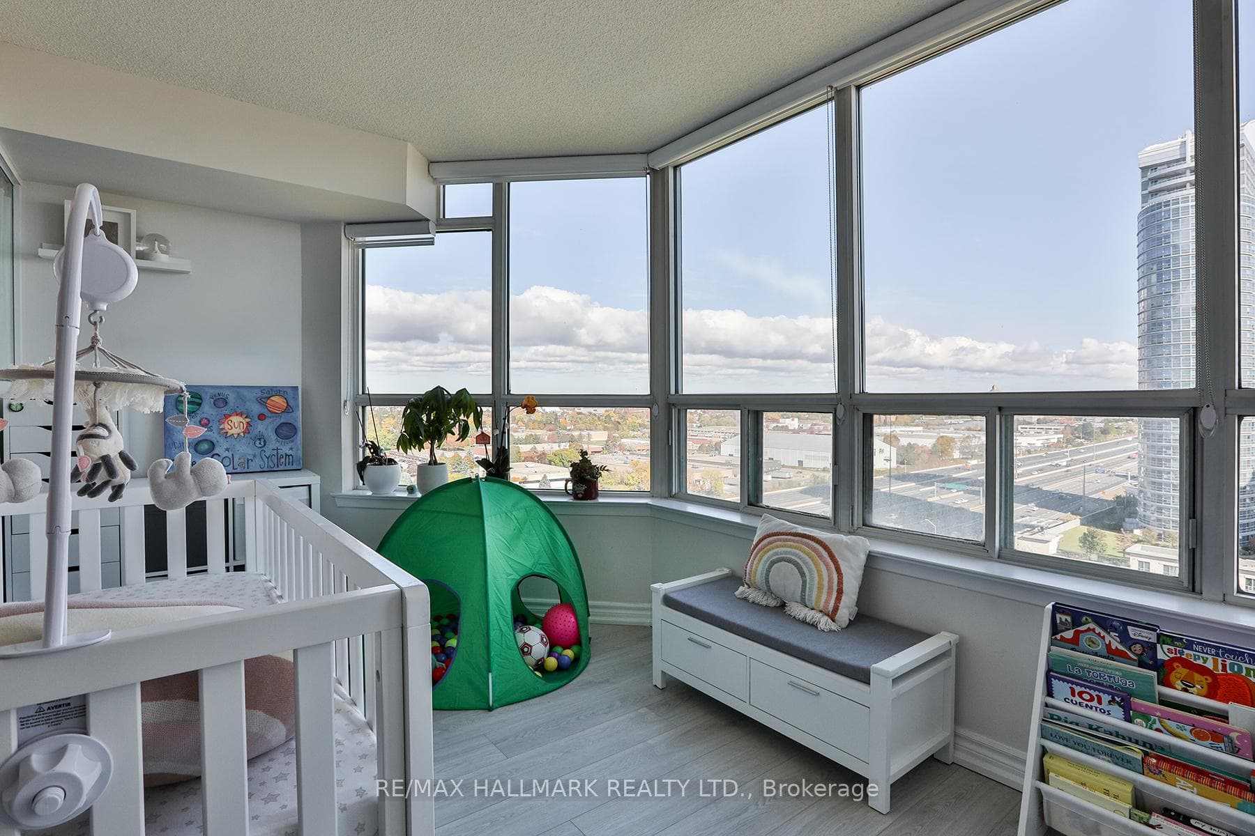 88 Corporate Drive Unit 1602 photo 25