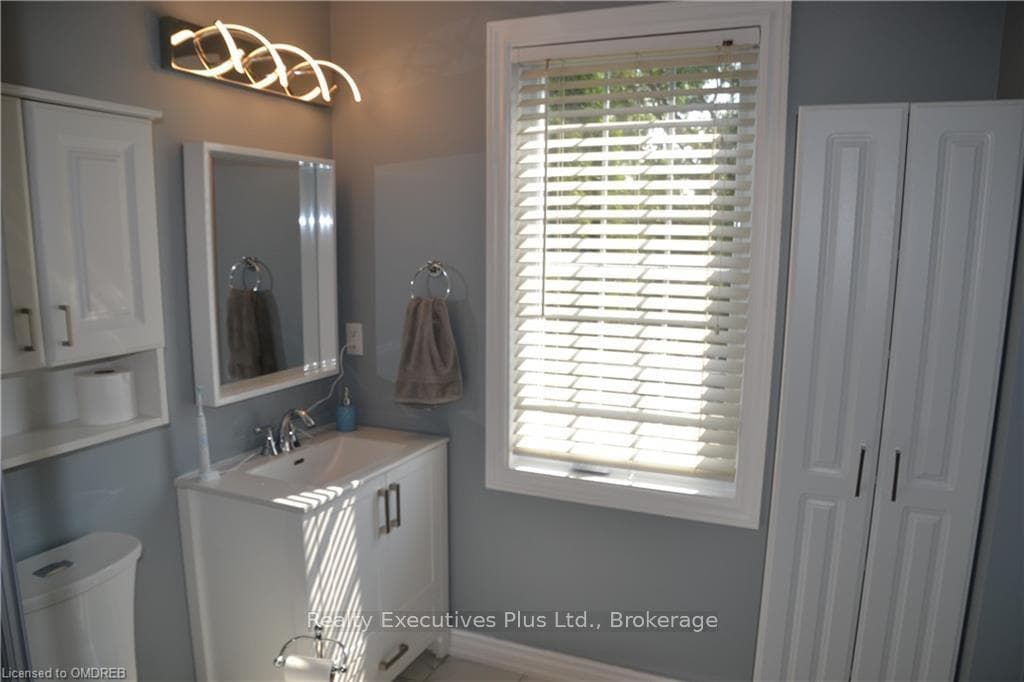119 FRANCES Avenue photo 21