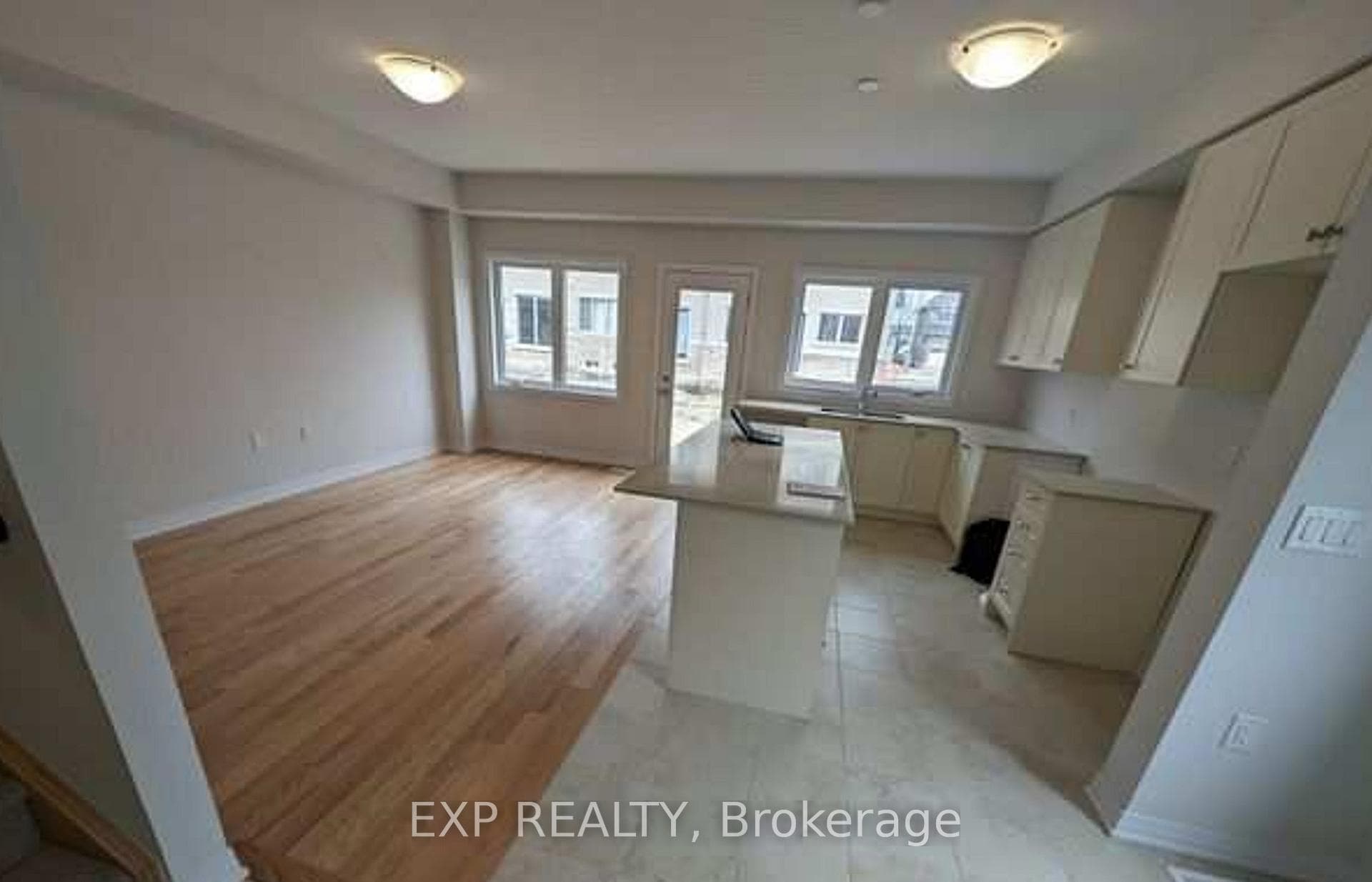 102 Waters Way photo 5