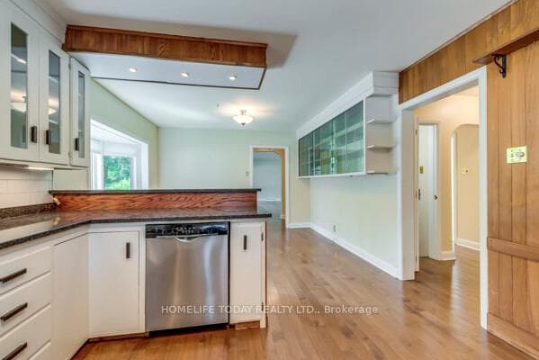 182 Forsyth Drive photo 14