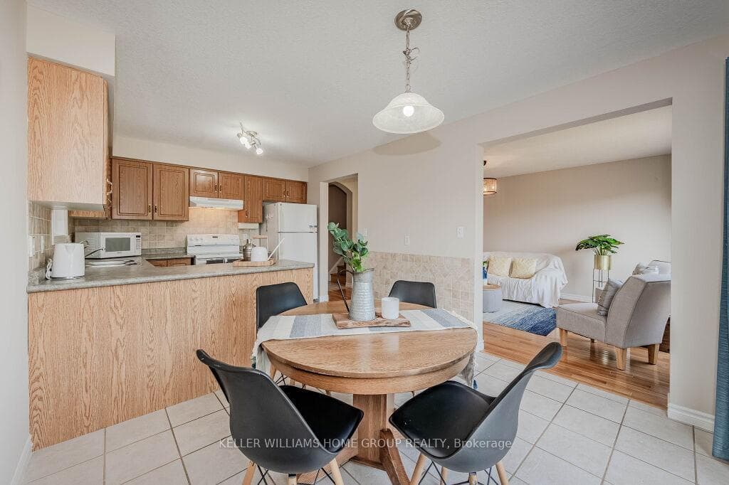 210 Rickson Avenue photo 16