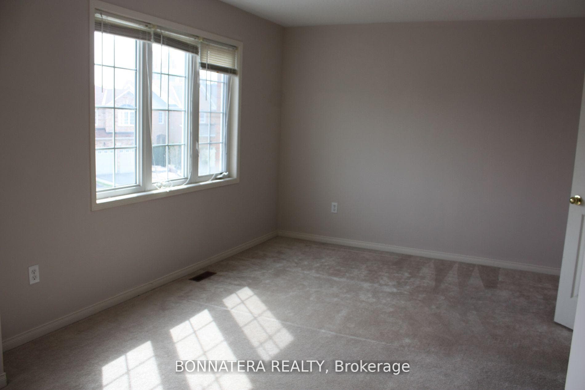4297 Guildwood Way photo 9