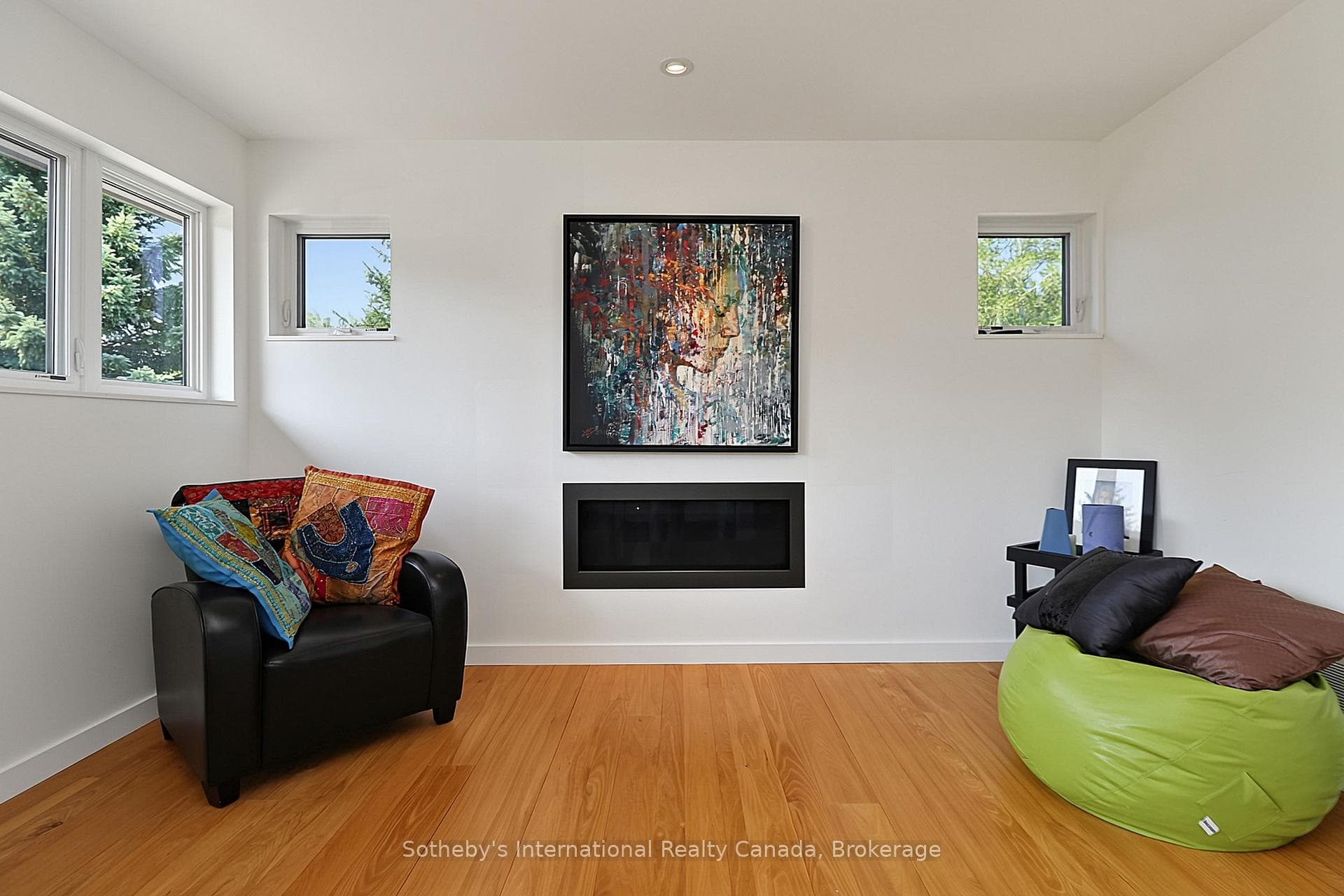 4 Holly Court photo 25