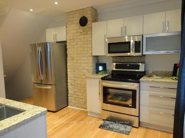 33 Connaught Avenue Unit Suite 1 photo 4